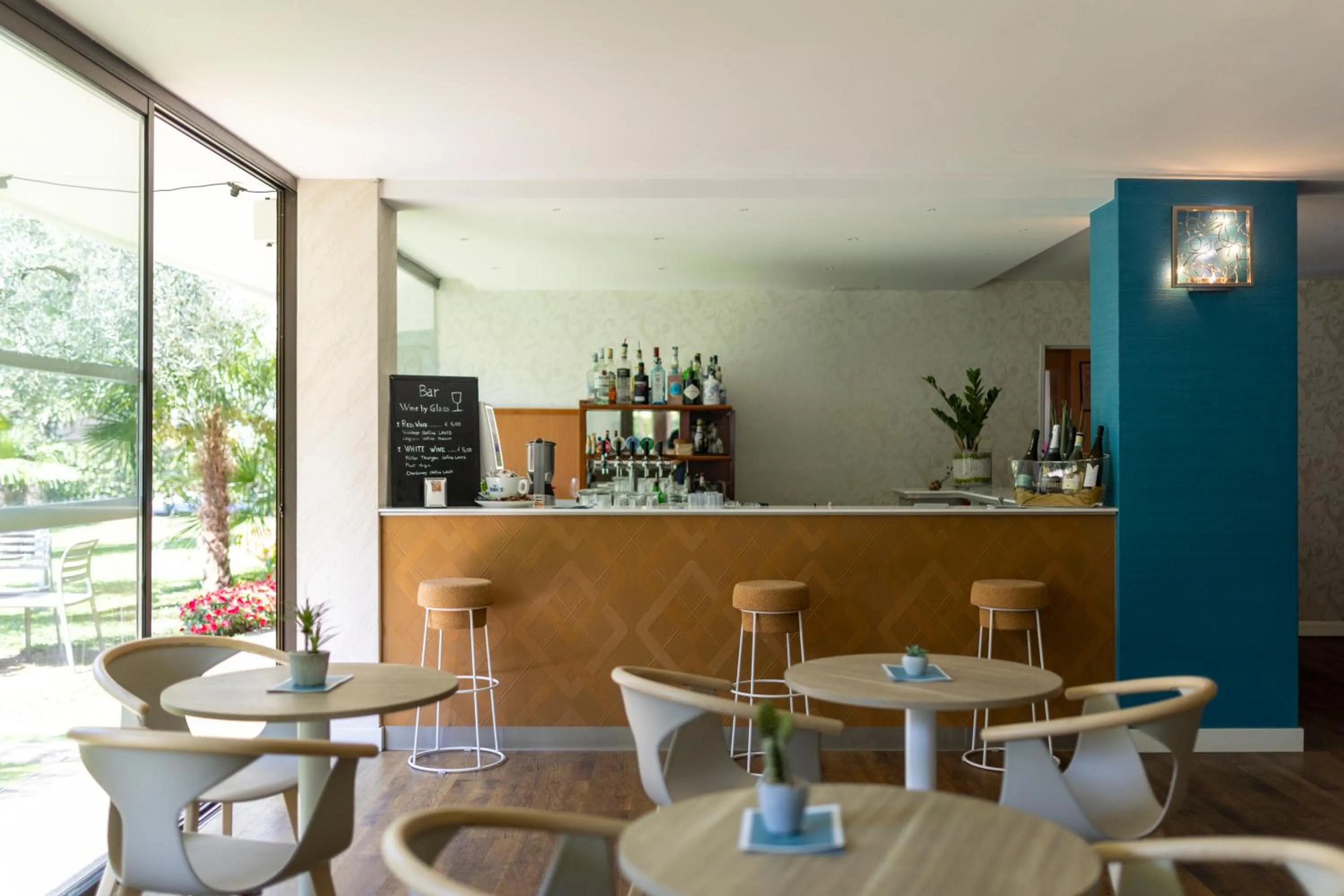 Lounge or bar in Hotel Holiday Sport & Relax