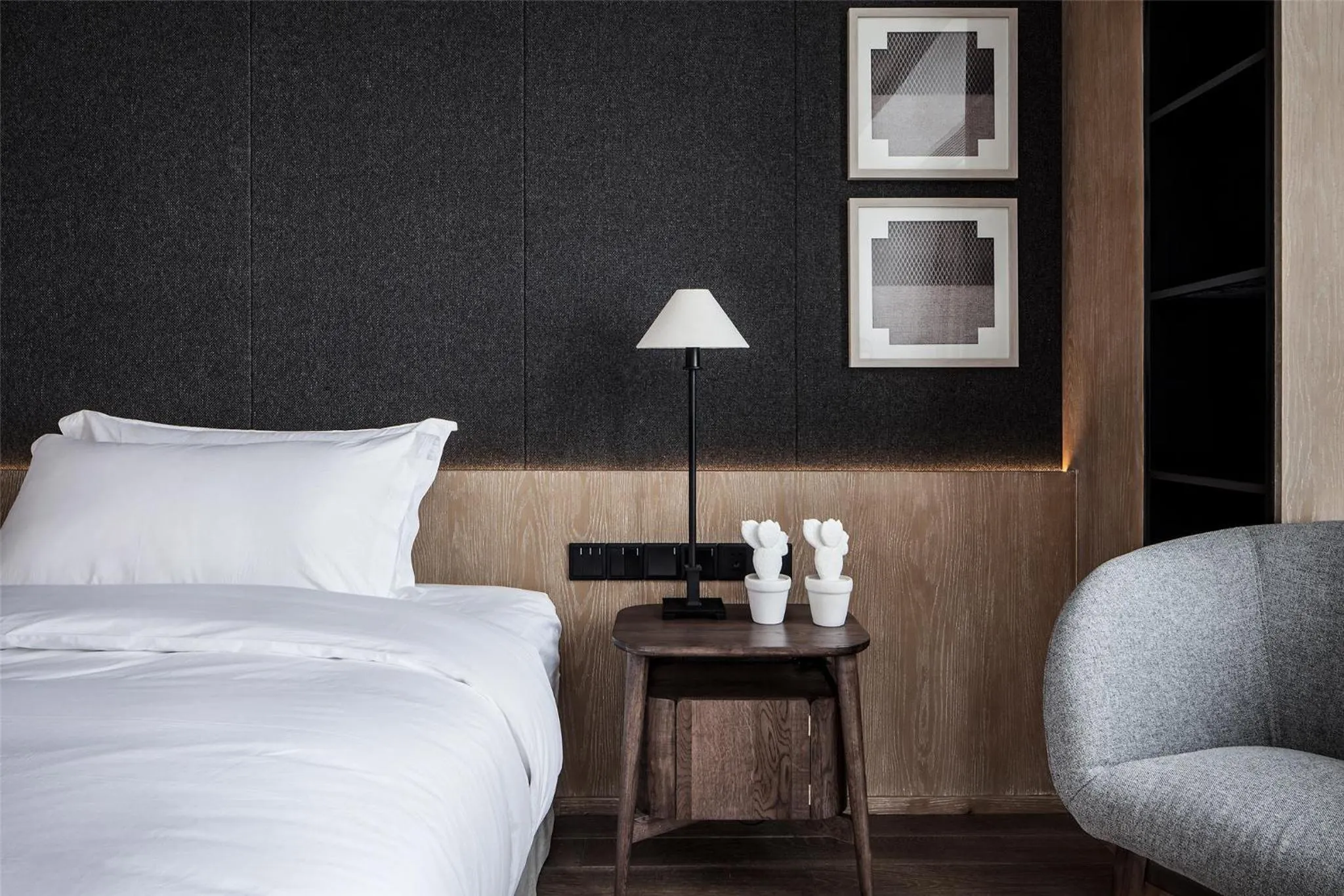 bunk bed, Bed in David's Deer Hotel