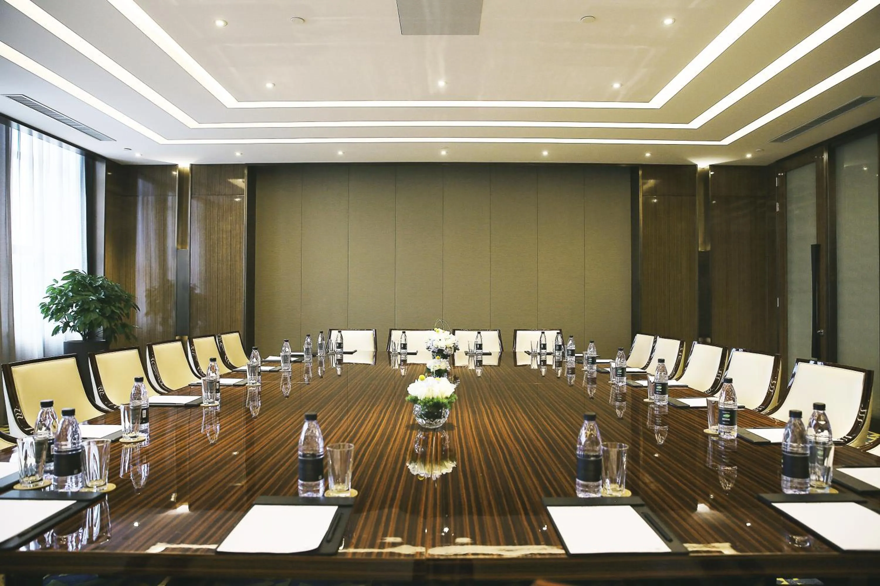 Meeting/conference room in Yinchuan Xifujing Hotel