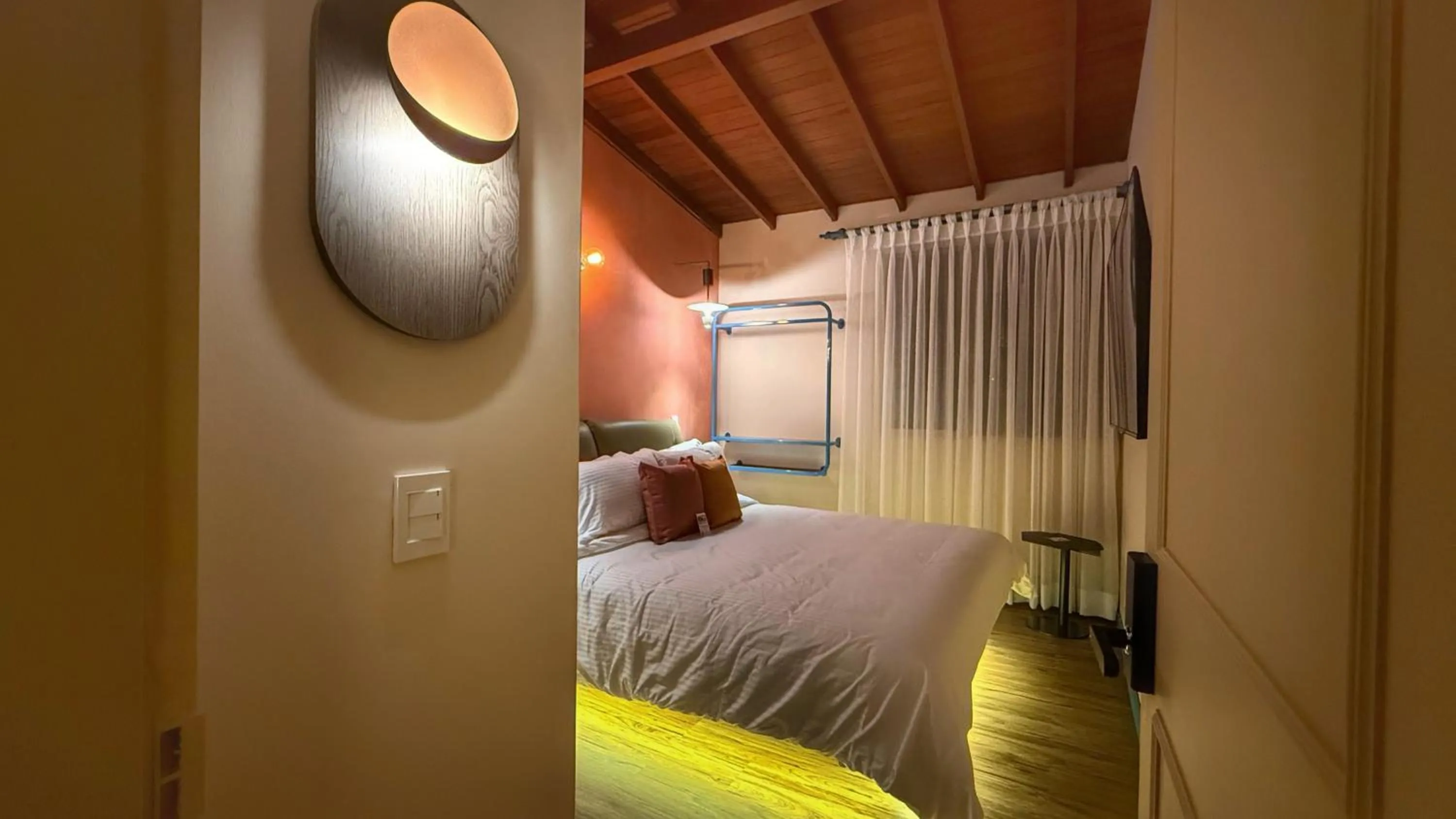 Photo of the whole room, Bed in Autenthico Provenza Home Medellin