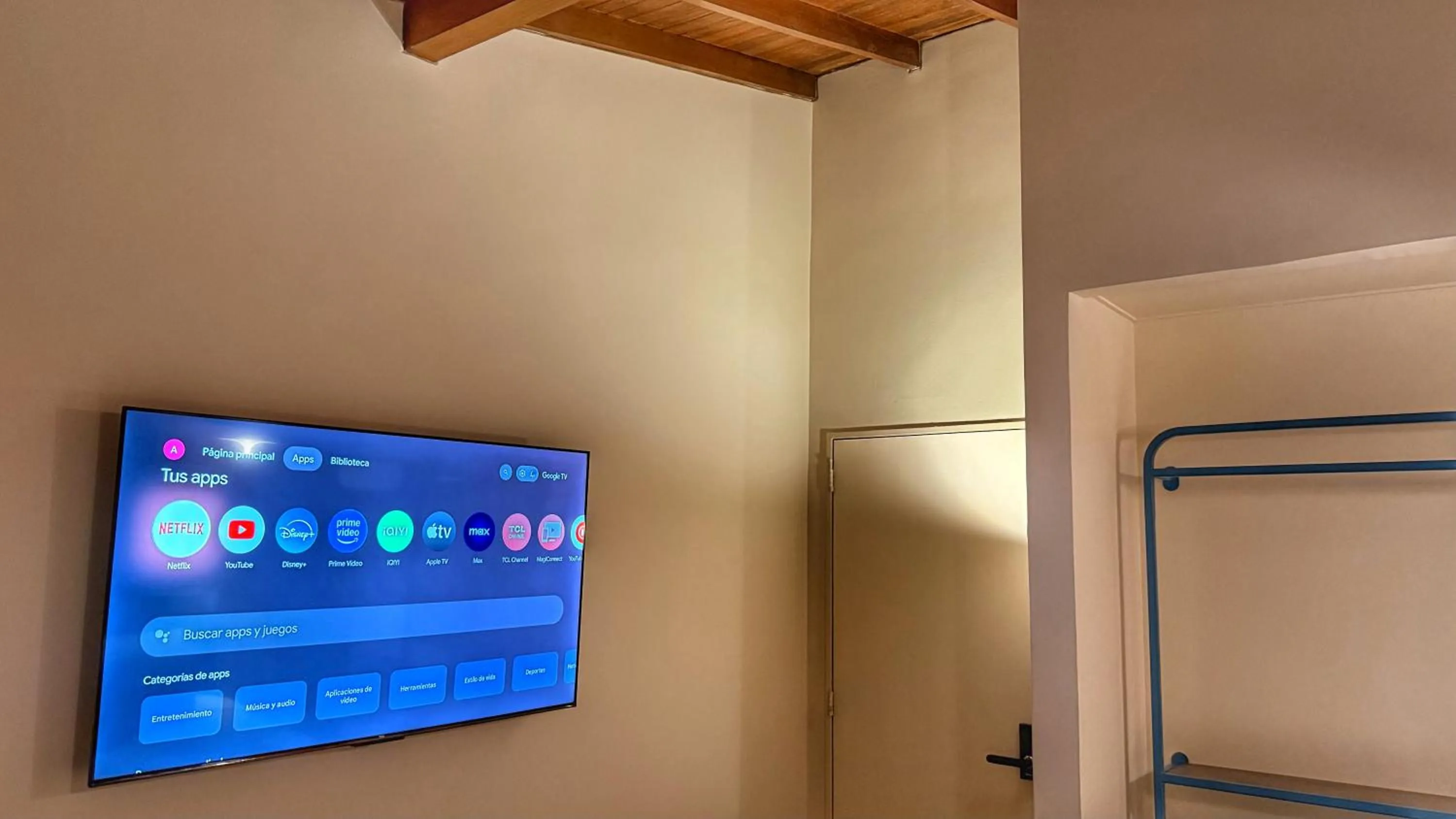 TV and multimedia in Autenthico Provenza Home Medellin