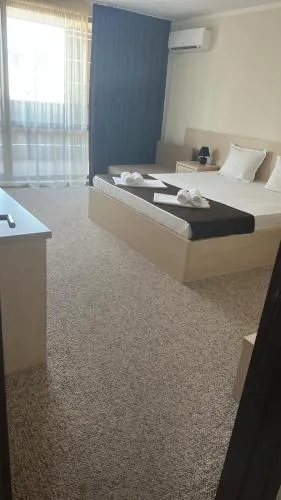 La Piazza Primorsko Rooms & Apartments