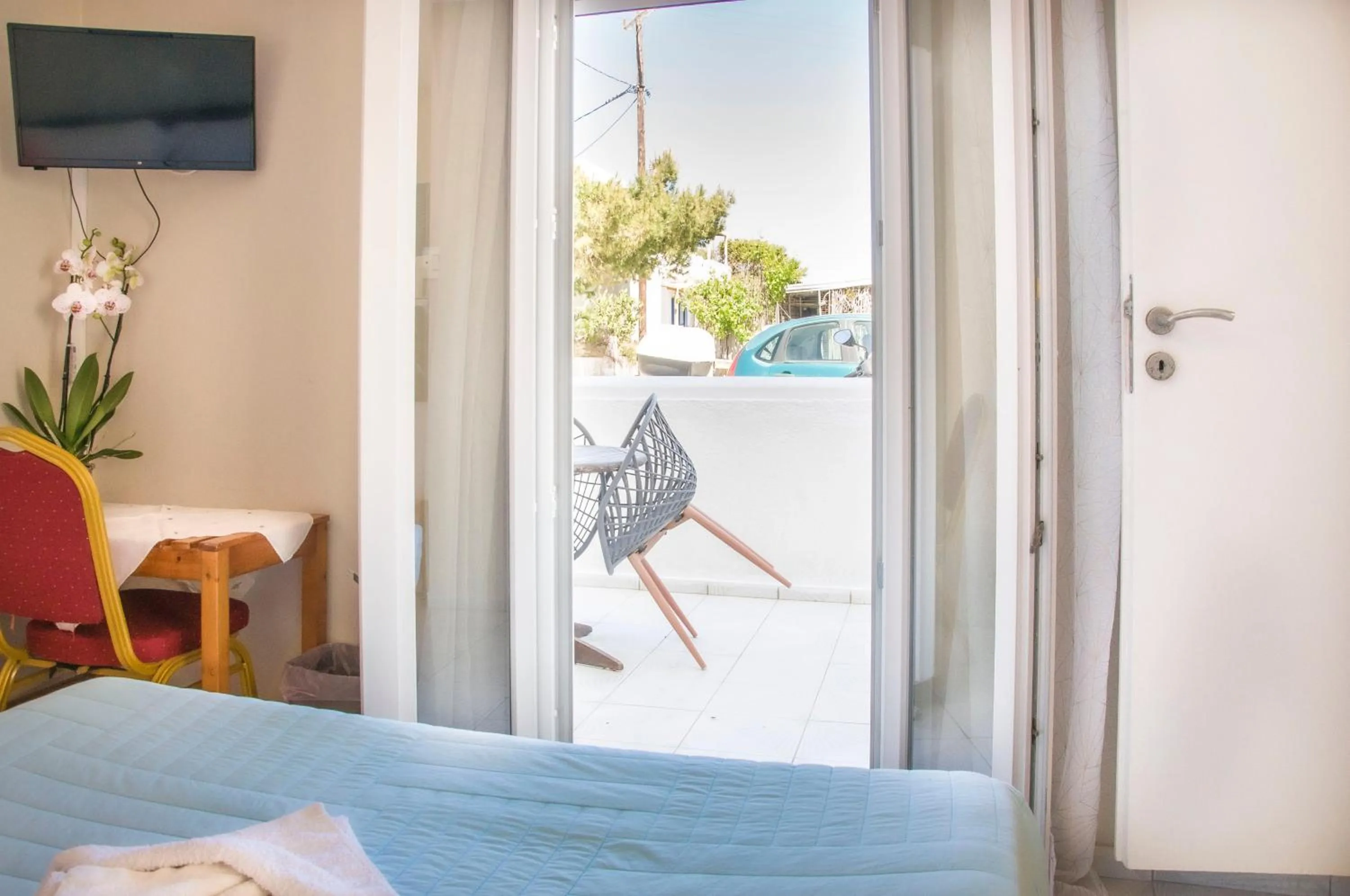 Balcony/Terrace, Bed in Christina Rooms