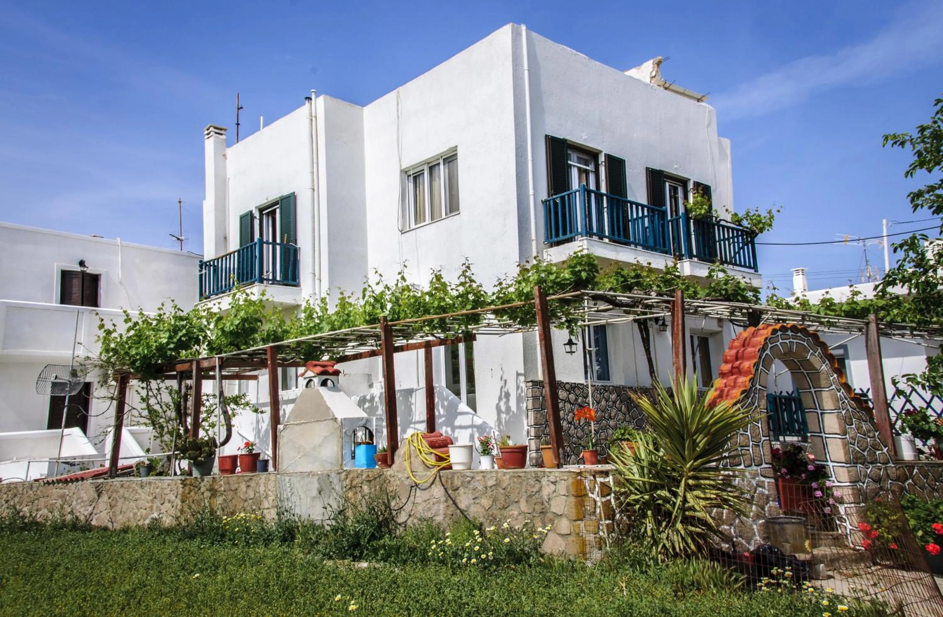 Facade/entrance in Christina Rooms