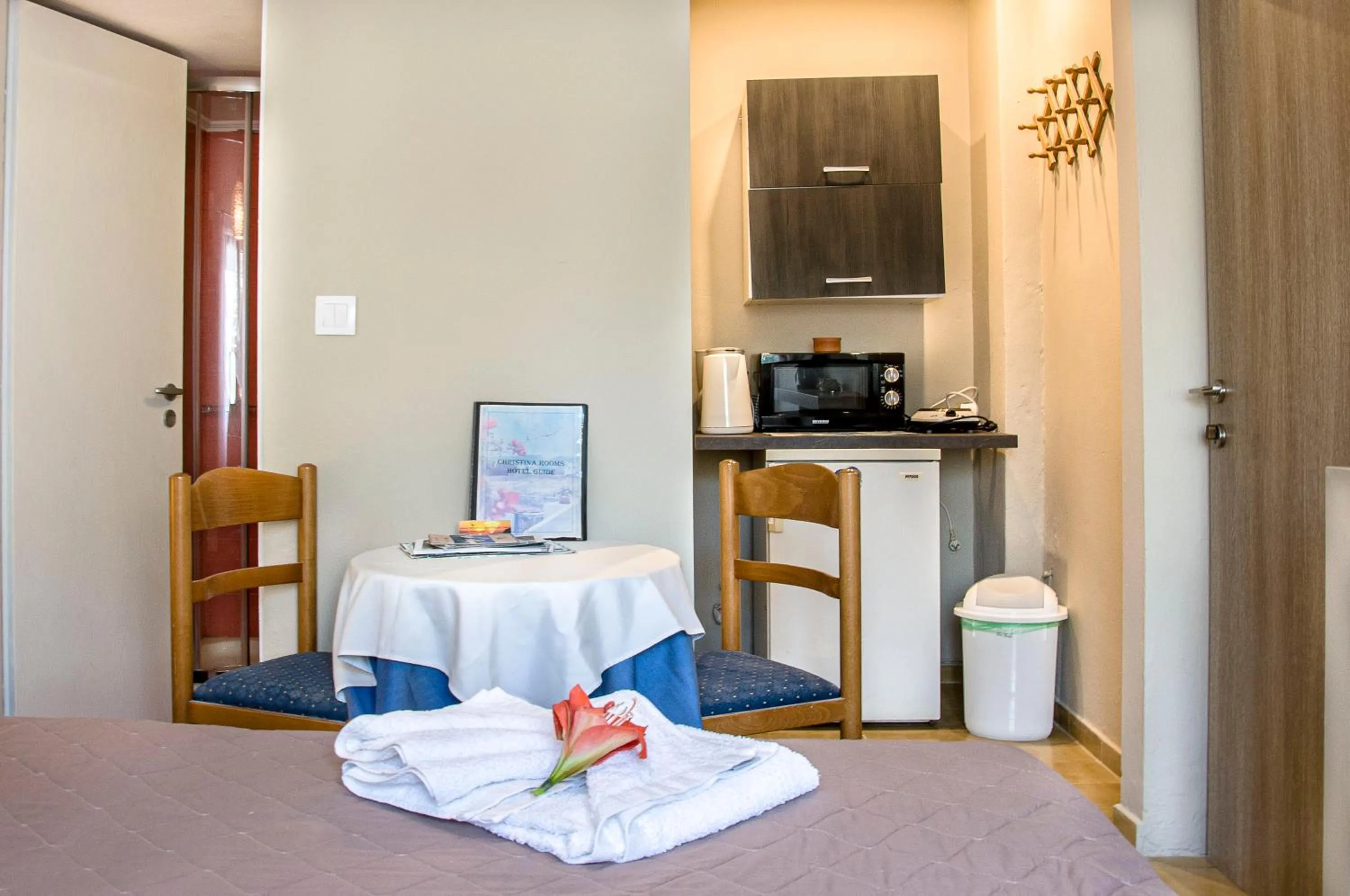 Breakfast, Bed in Christina Rooms