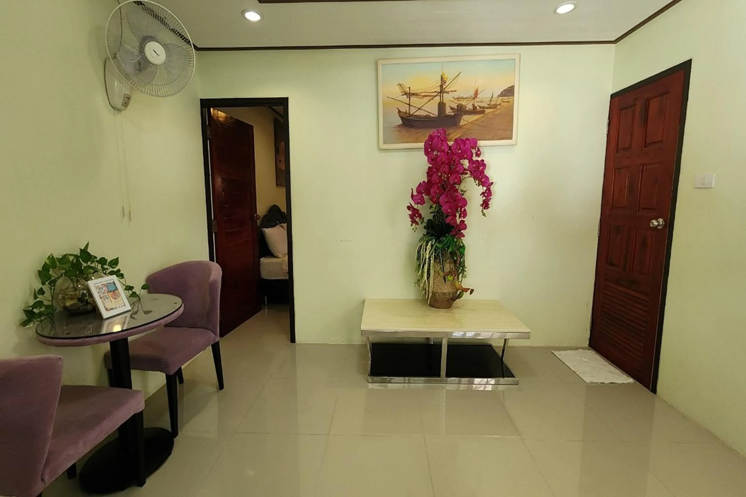 Living room in Ton Hom Pool Party