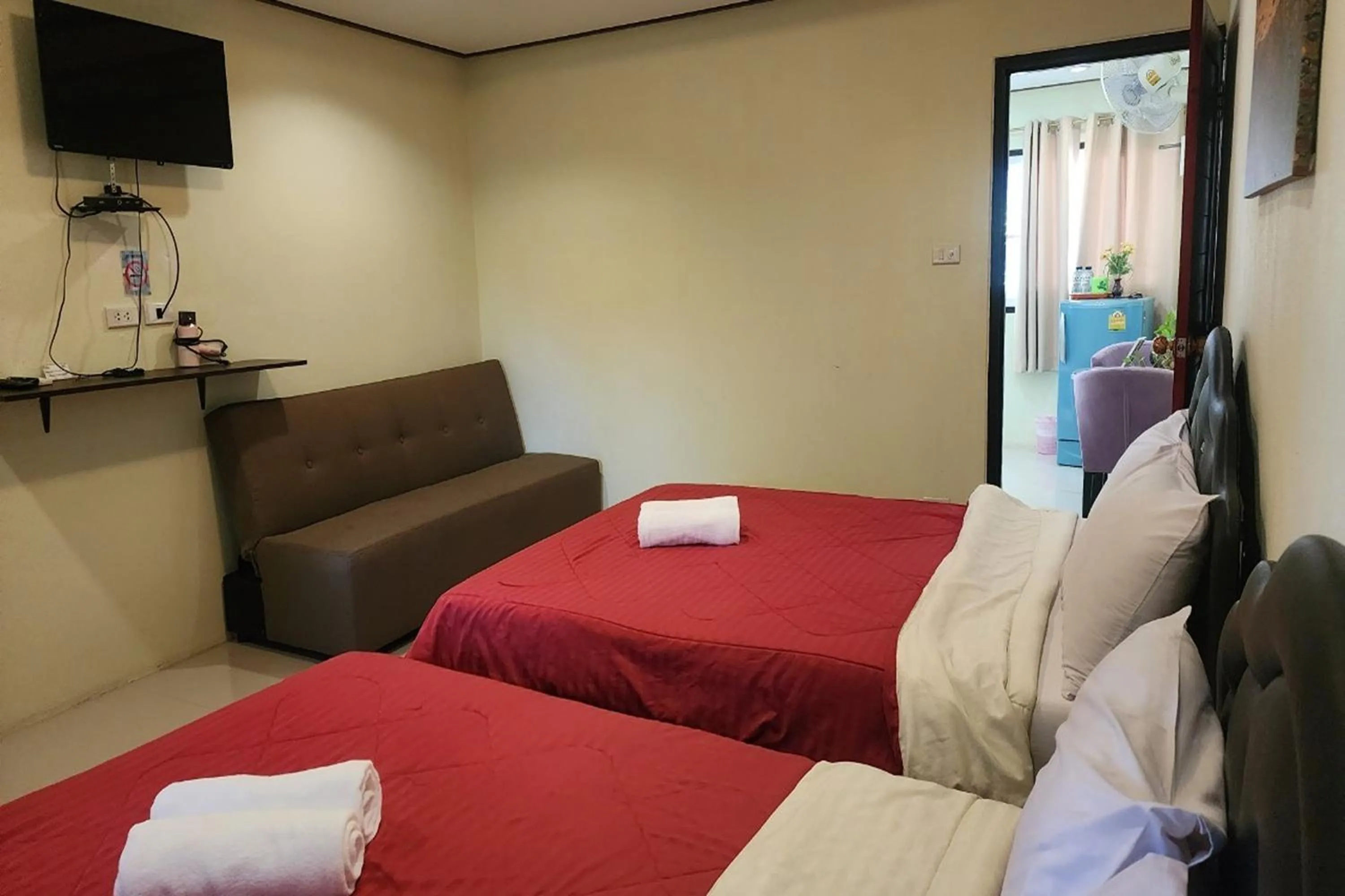 Bed in Ton Hom Pool Party