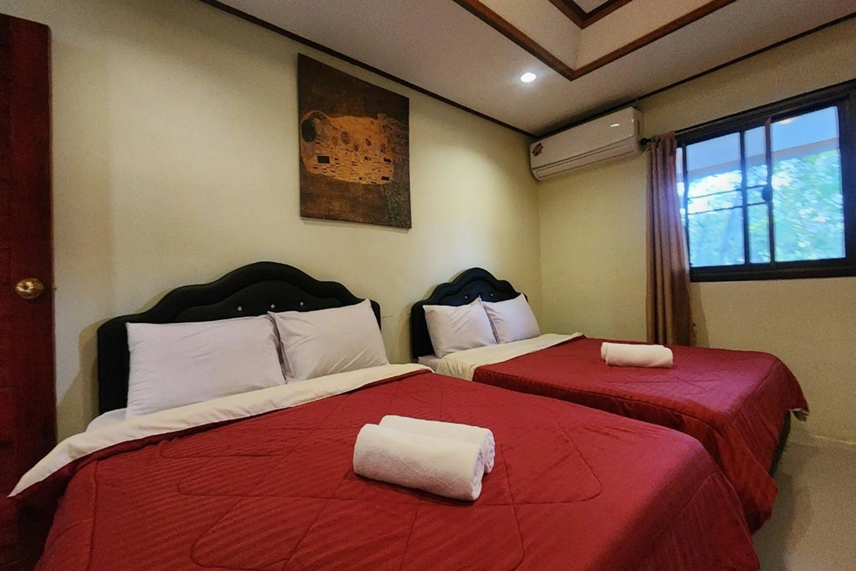 Bed in Ton Hom Pool Party