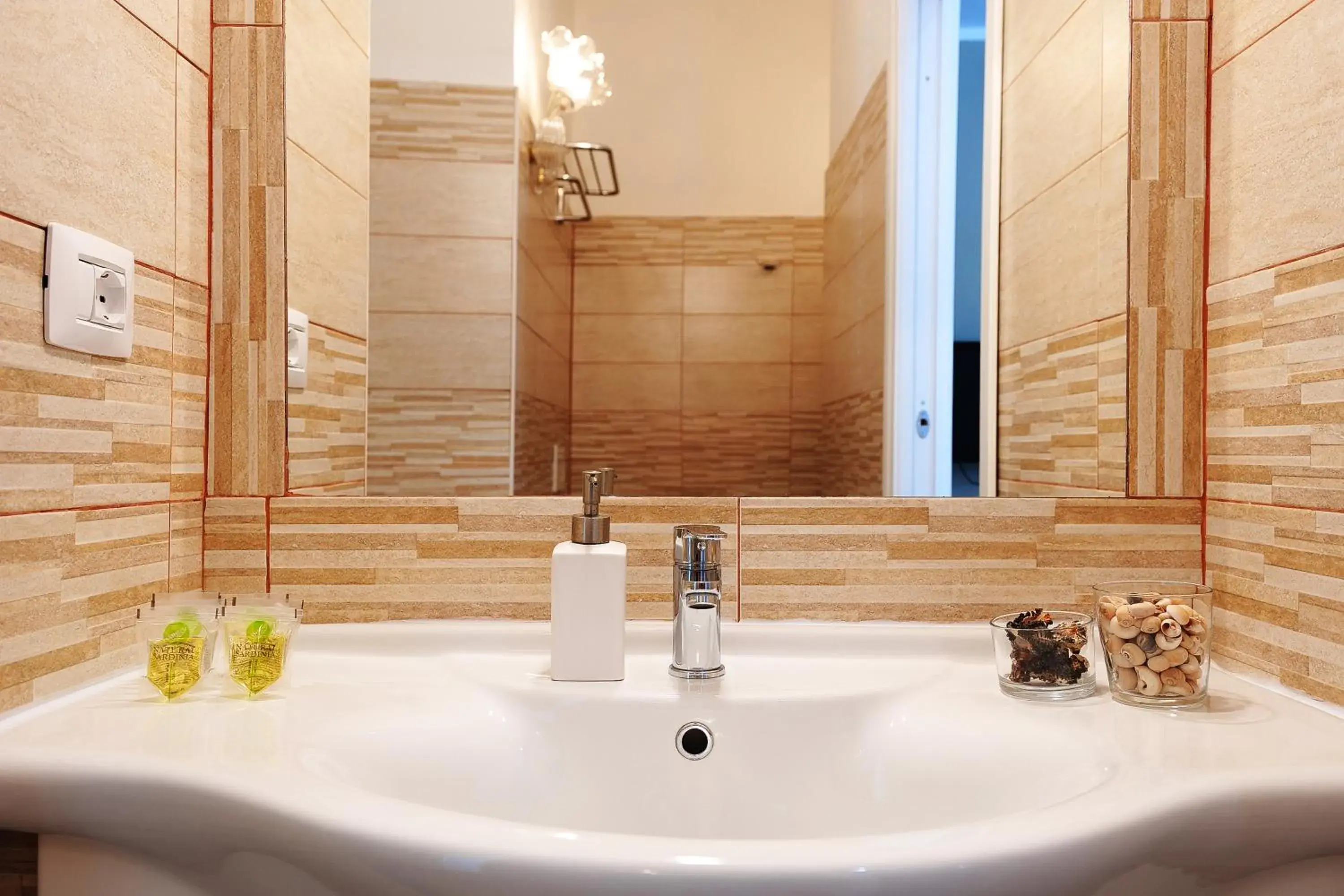 Double or Twin Room with Private Bathroom in Onda Marina Rooms Double or Twin Room with Private Bathroom in Onda Marina Rooms