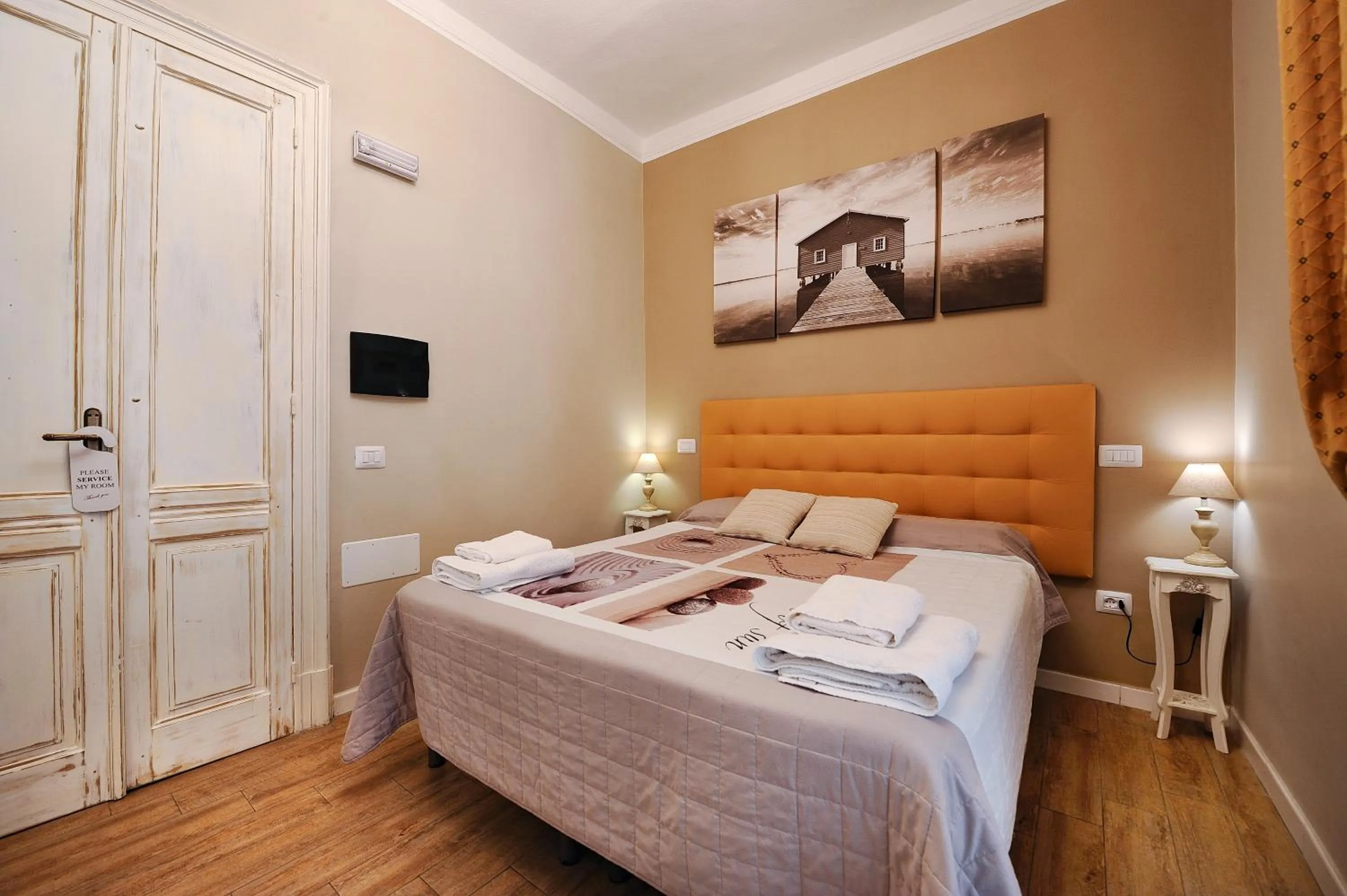 Shower, Bed in Onda Marina Rooms