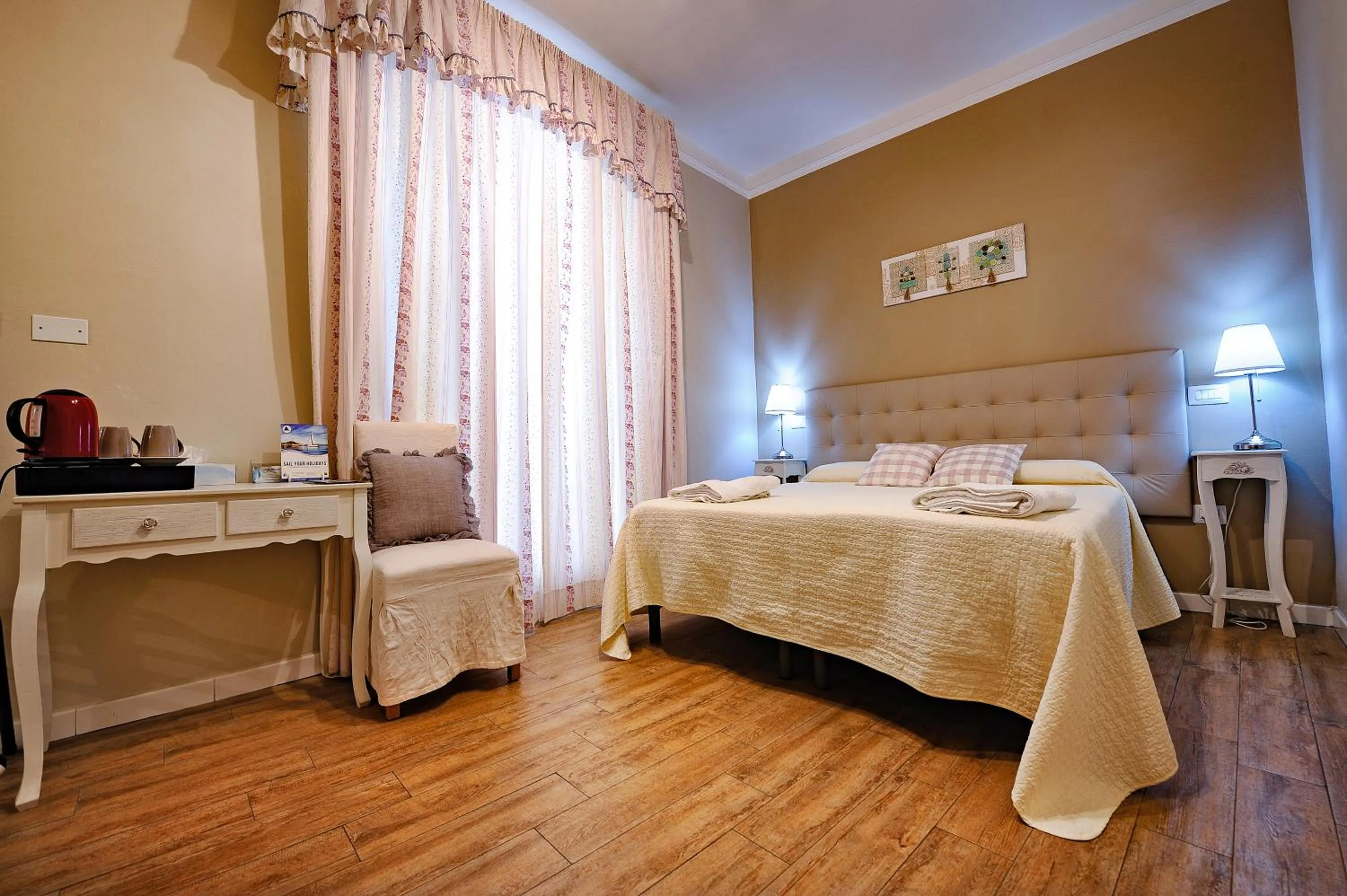 Property building, Bed in Onda Marina Rooms