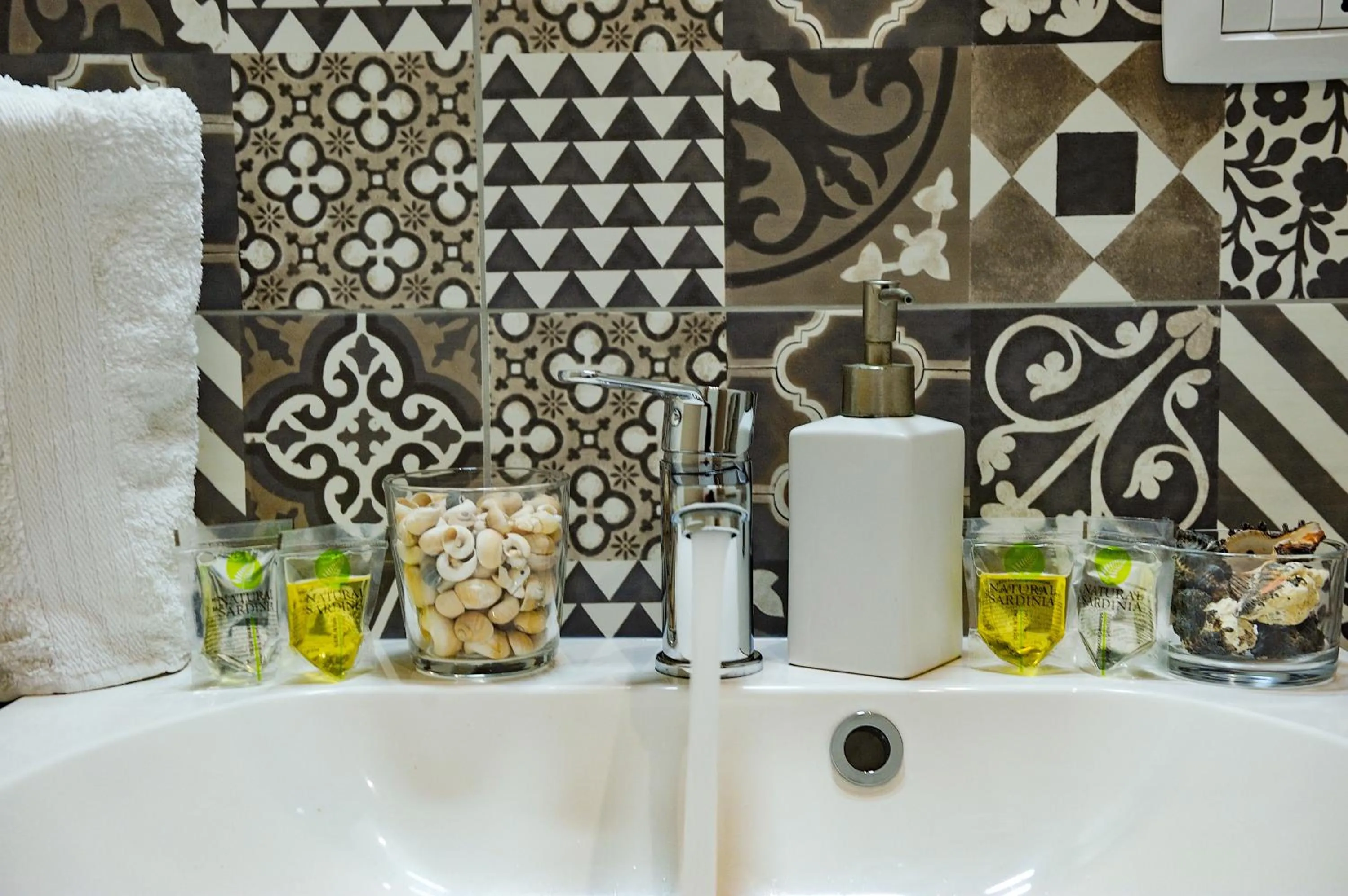 Shower in Onda Marina Rooms