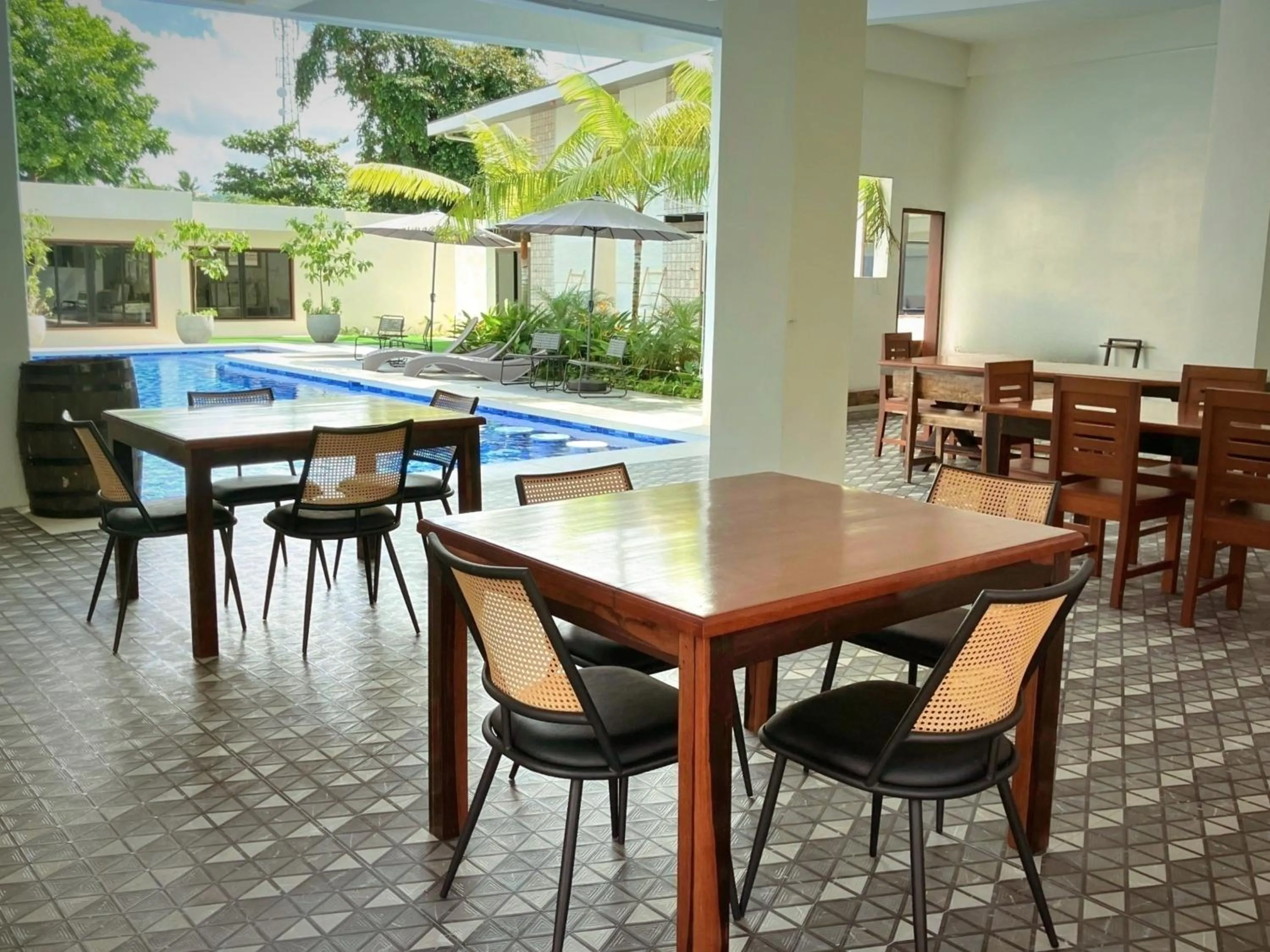 Restaurant/places to eat in La Vida Bonita Bed and Breakfast