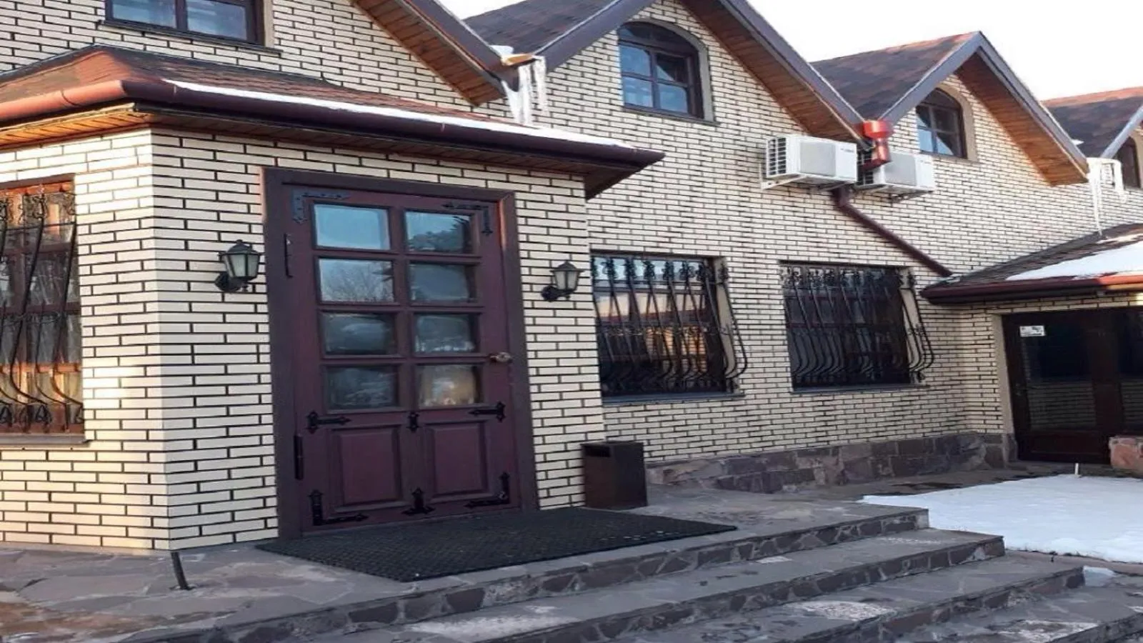 Facade/entrance in Hotel Miss Mari