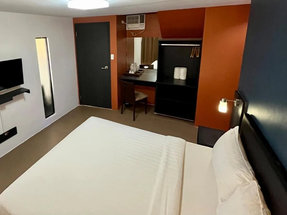 Bed in Soho-Style Loft - City Center with 4BR, Wifi and Gameroom