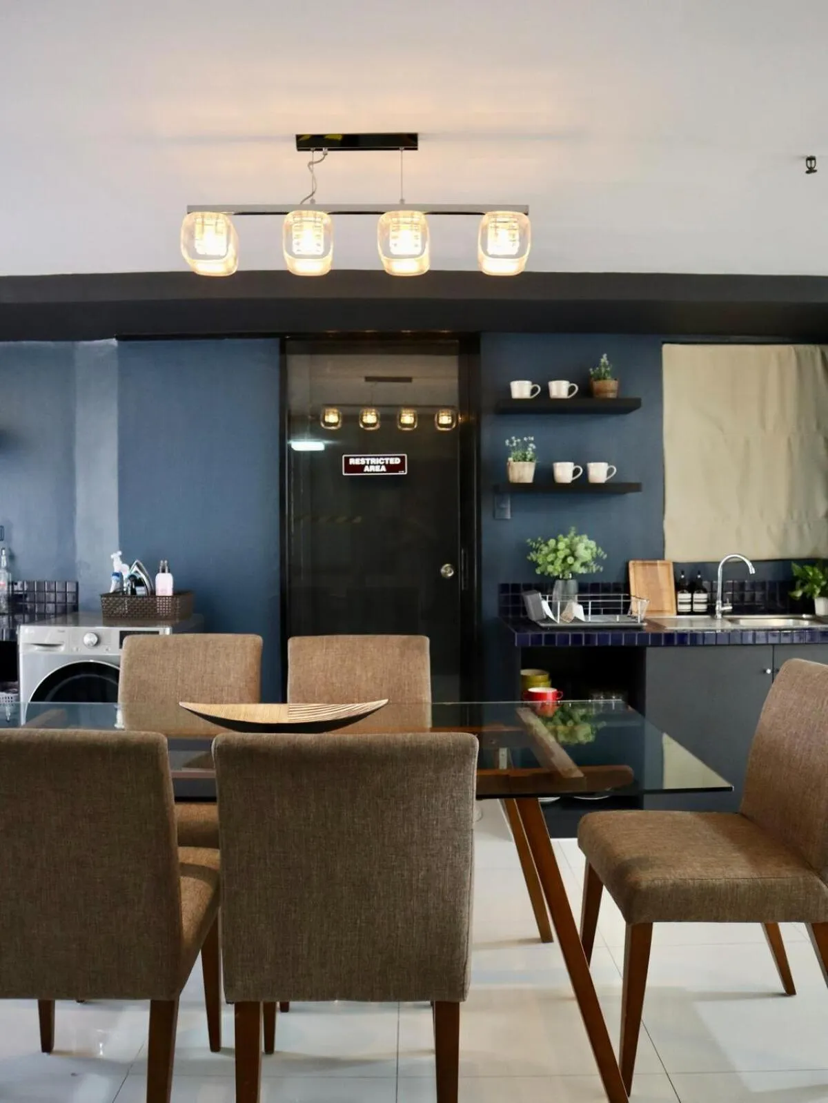 Soho-Style Loft - City Center with 4BR, Wifi and Gameroom