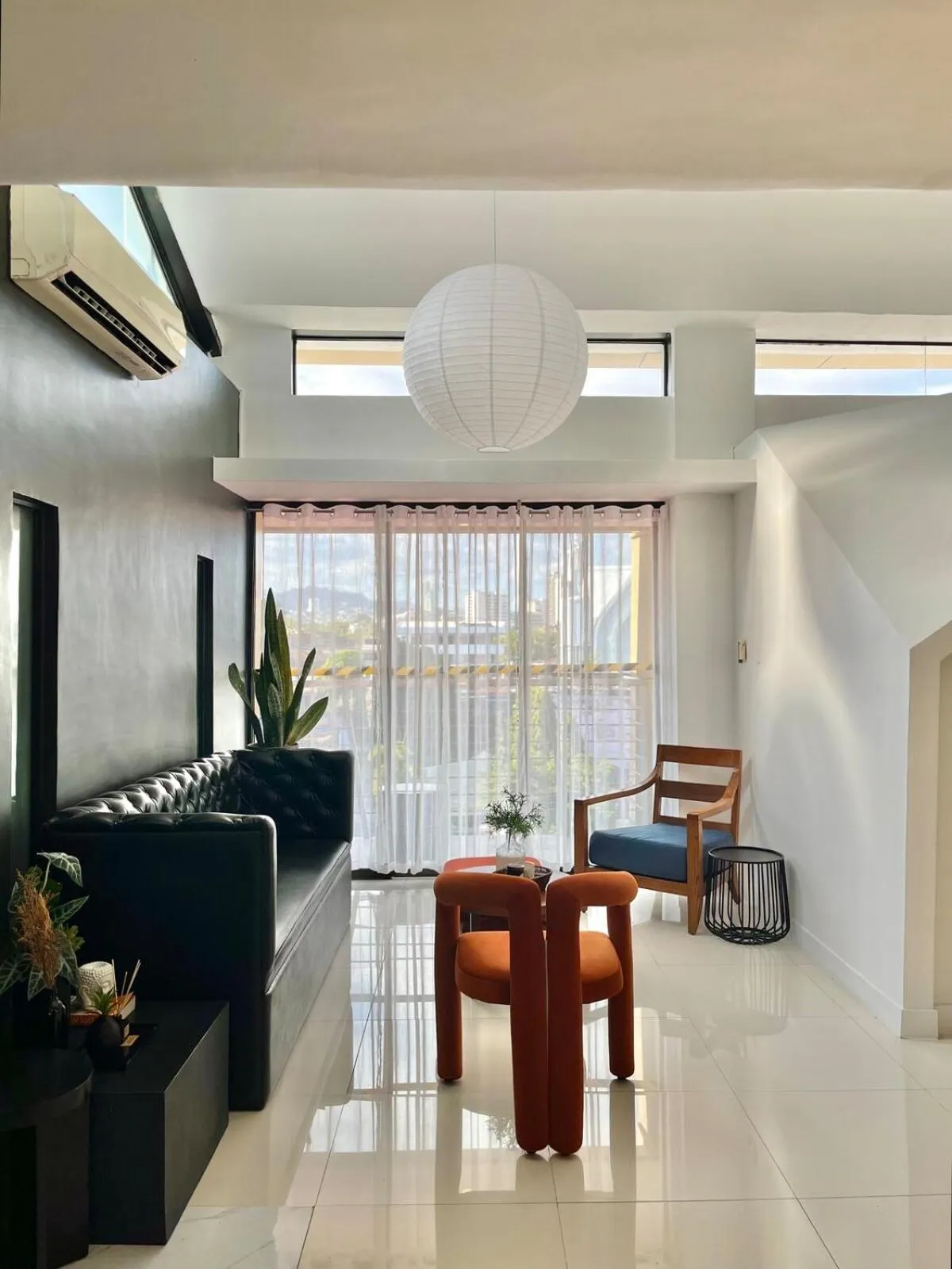 Soho-Style Loft - City Center with 4BR, Wifi and Gameroom