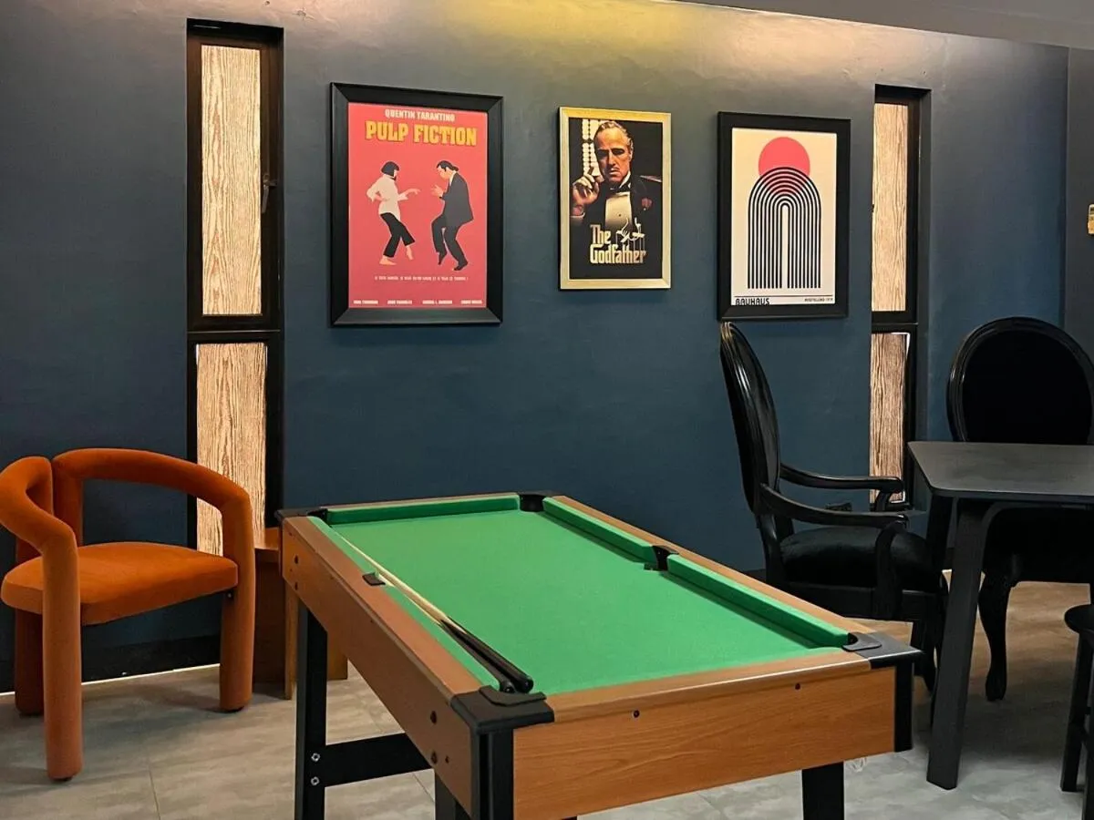 Soho-Style Loft - City Center with 4BR, Wifi and Gameroom