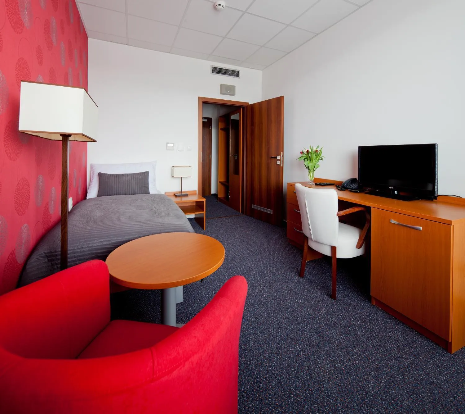 TV and multimedia, Bed in Hotel Limba CTT