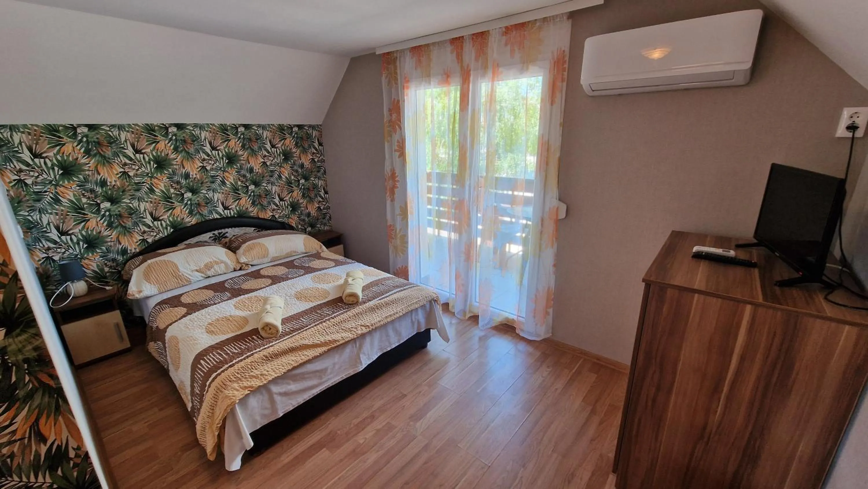 Bedroom, Bed in Napsugár Villa "A"
