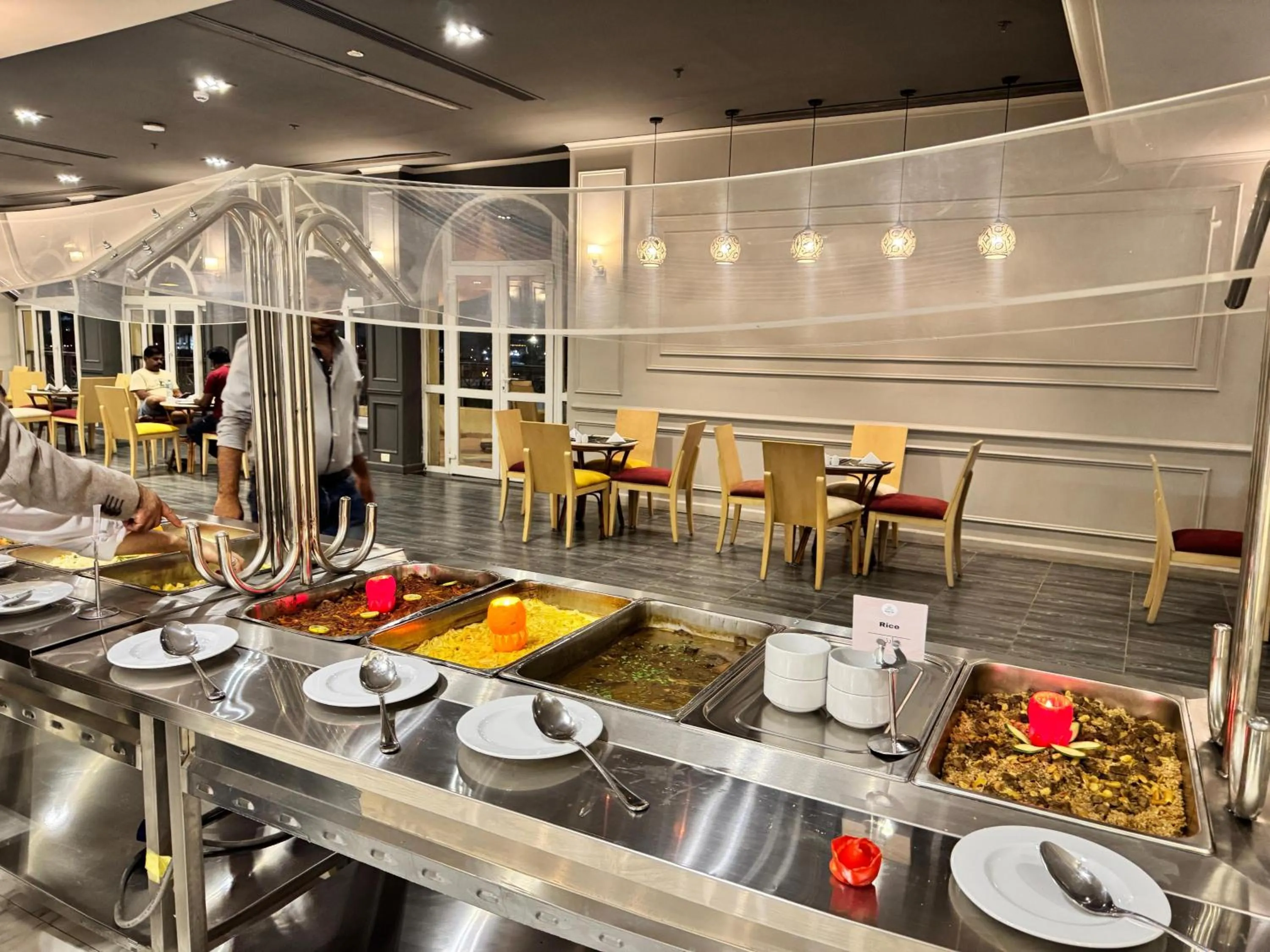 Restaurant/places to eat in Oriental grand Plaza