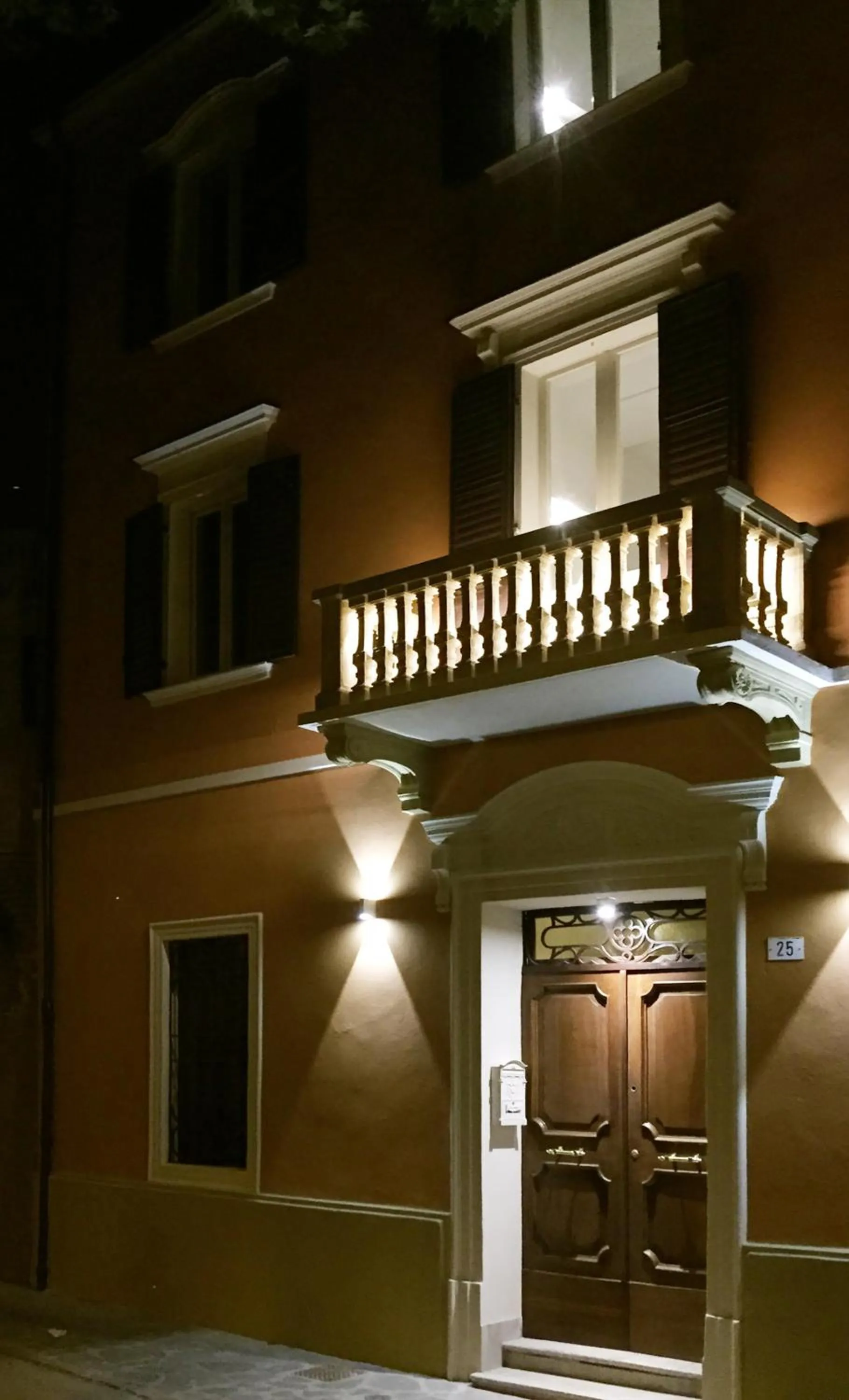 Facade/entrance in Vittorio Veneto 25