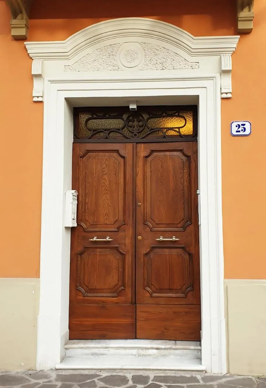 Internal: Not applicable to any particular room in Vittorio Veneto 25