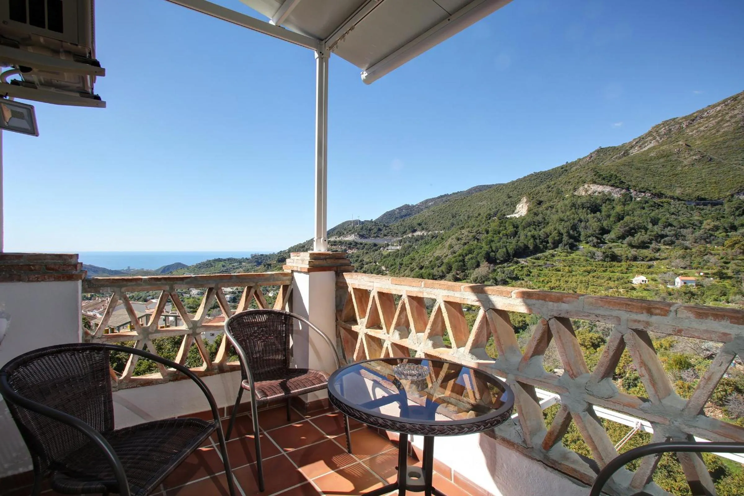 One Bedroom Apartment with Terrace in Alojamientos Monteverde
