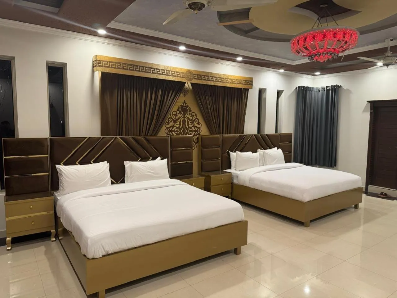 Bed in Travis Executive Guest House Islamabad