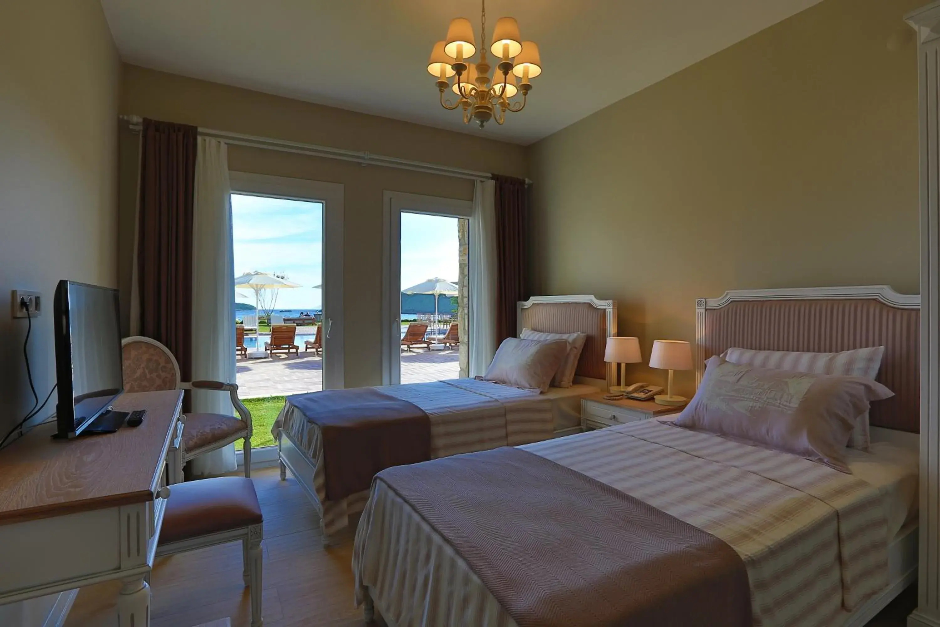 Pool view, Bed in Datca Doris Hotel Pool view, Bed in Datca Doris Hotel