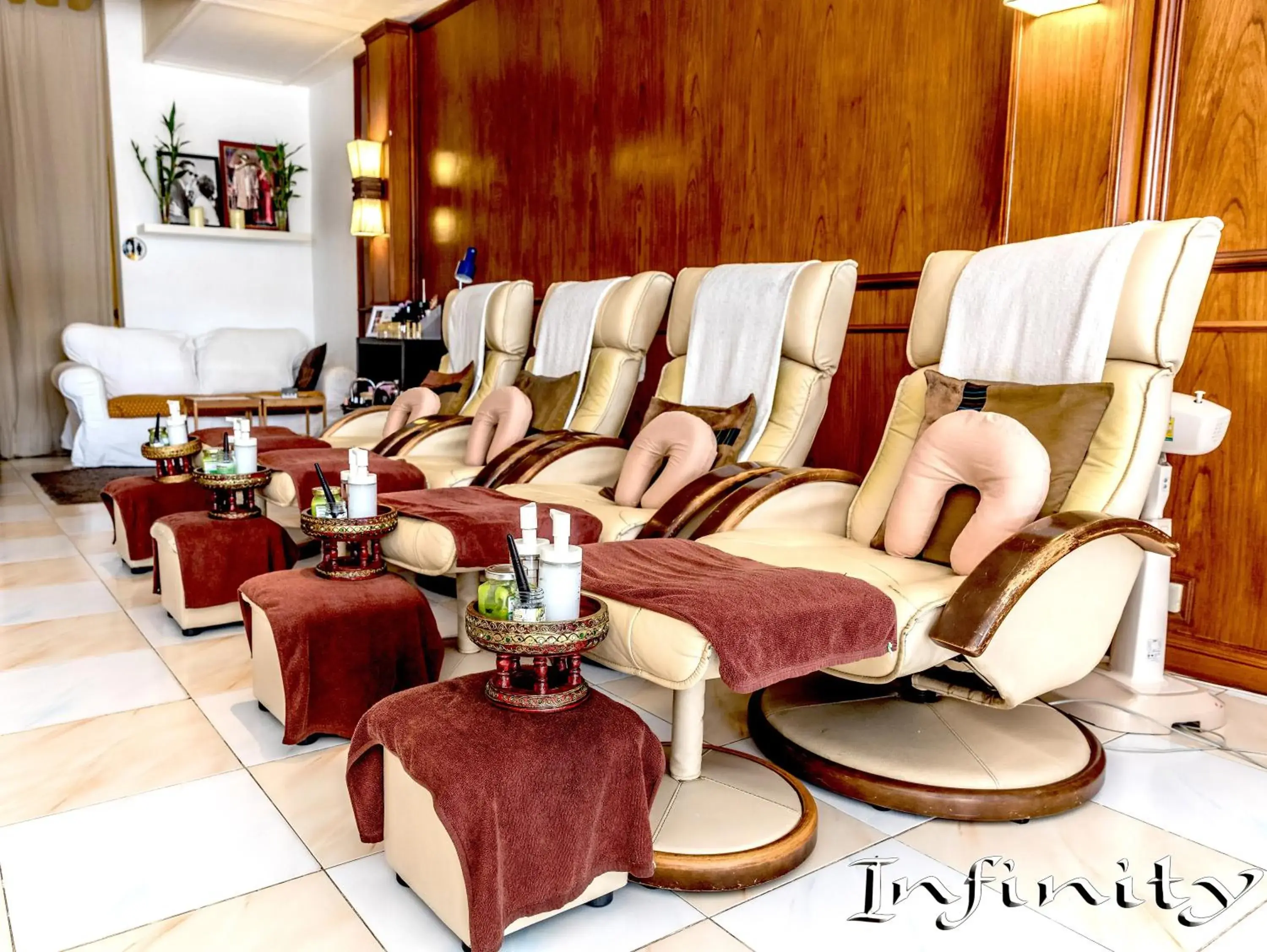 Massage in Infinity Guesthouse Massage in Infinity Guesthouse