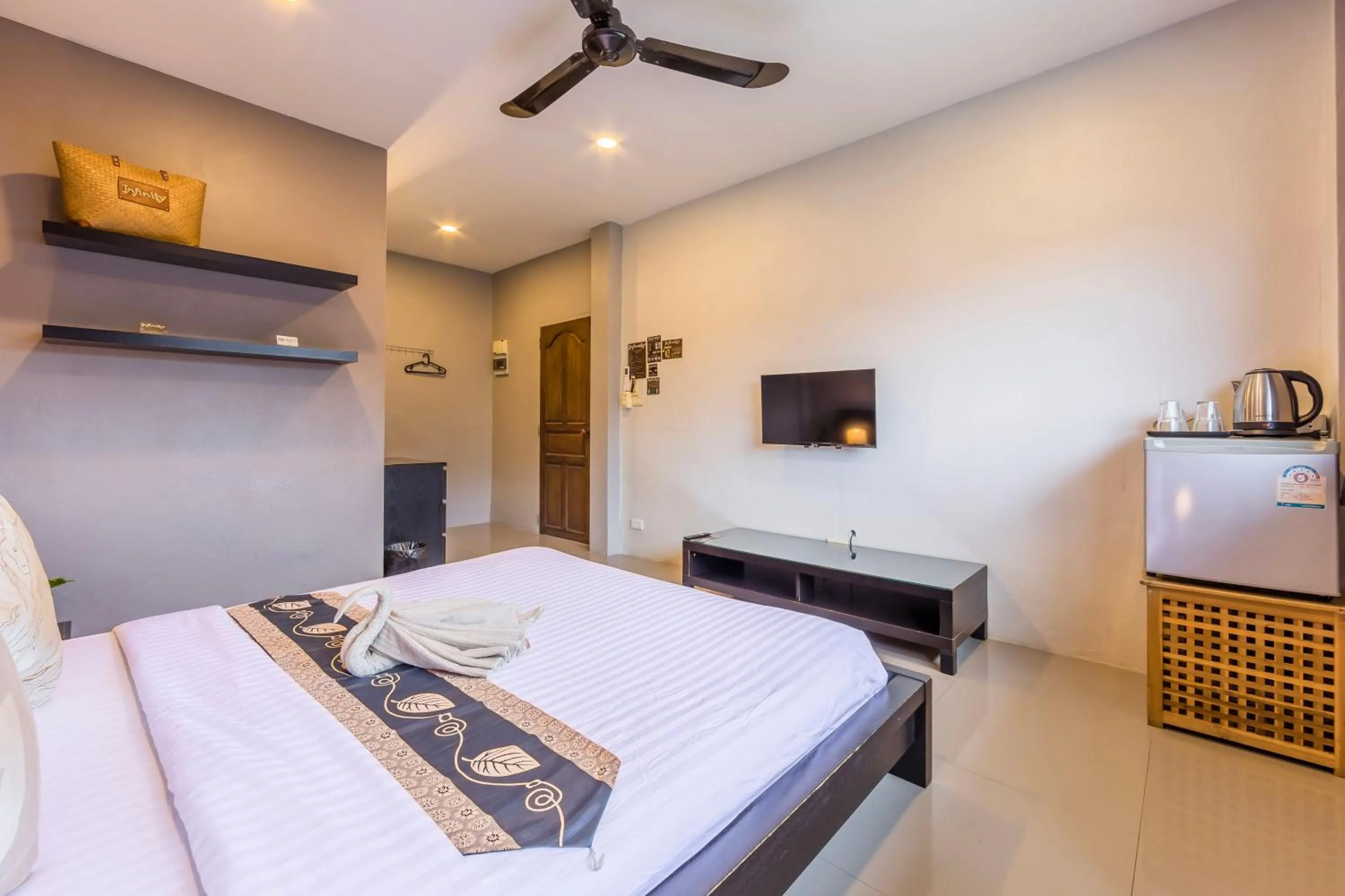 Bedroom, Bed in Infinity Guesthouse