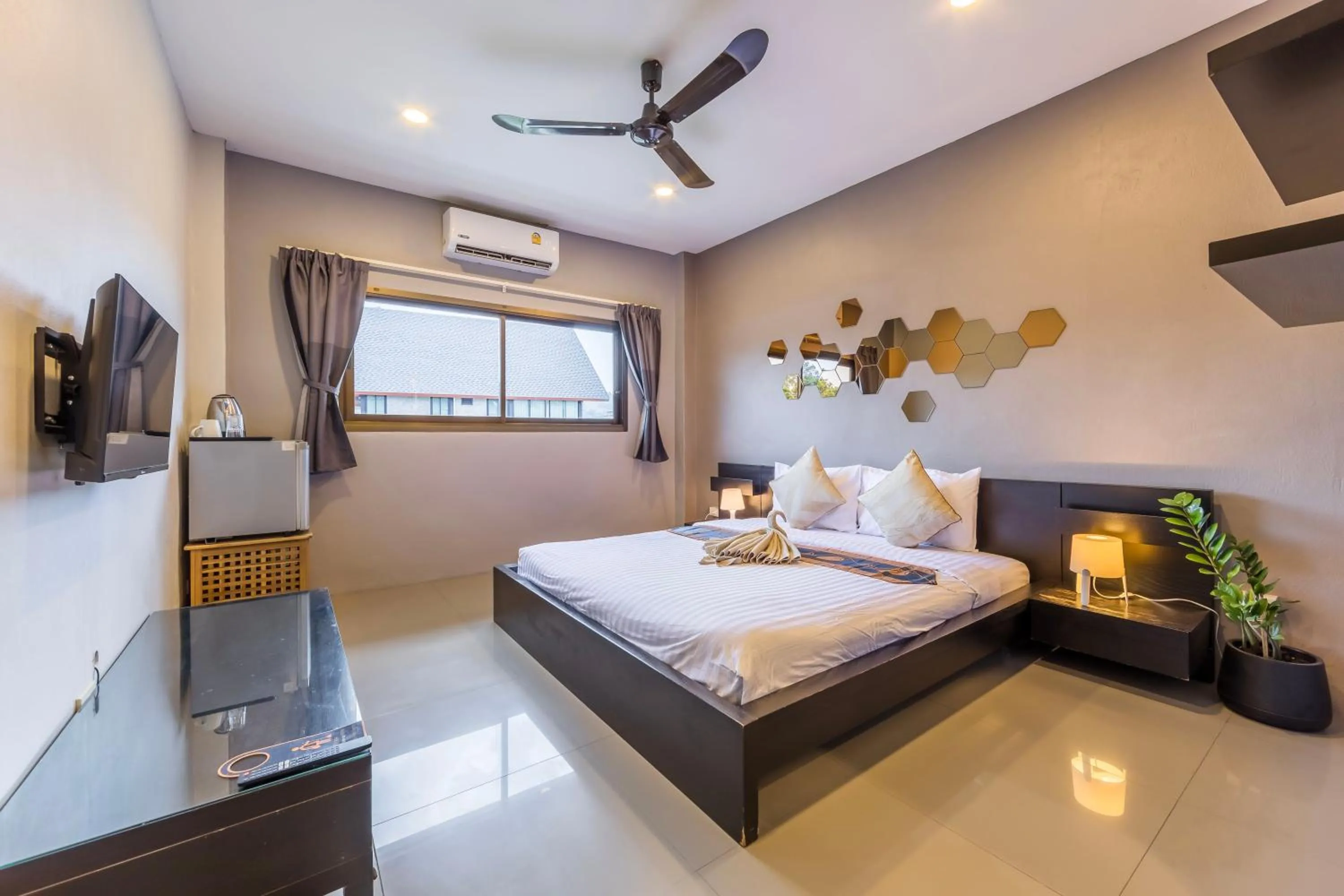 Bedroom, Bed in Infinity Guesthouse