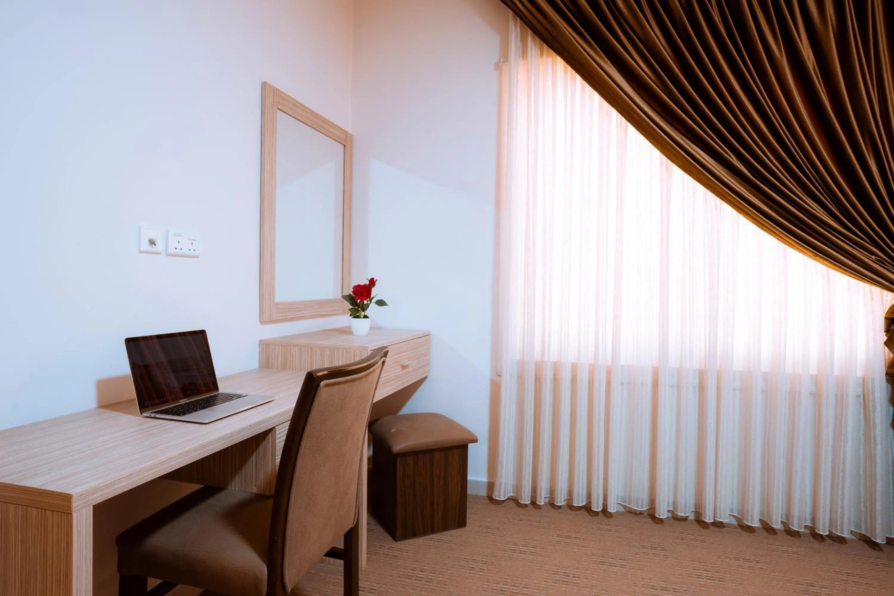 Business facilities in Rawa Luxury Hotel Suites