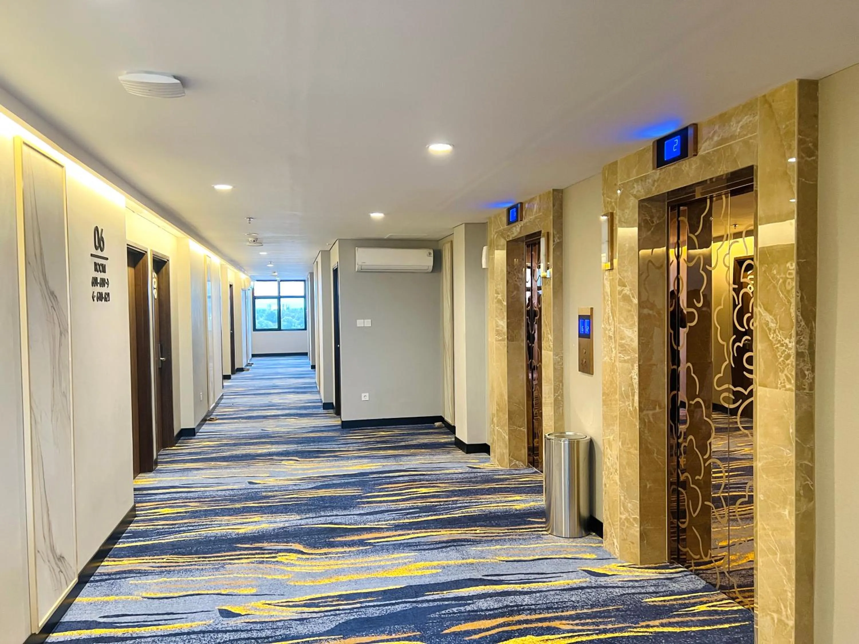 elevator in d'primahotel Airport Sultan Hasanuddin Makassar