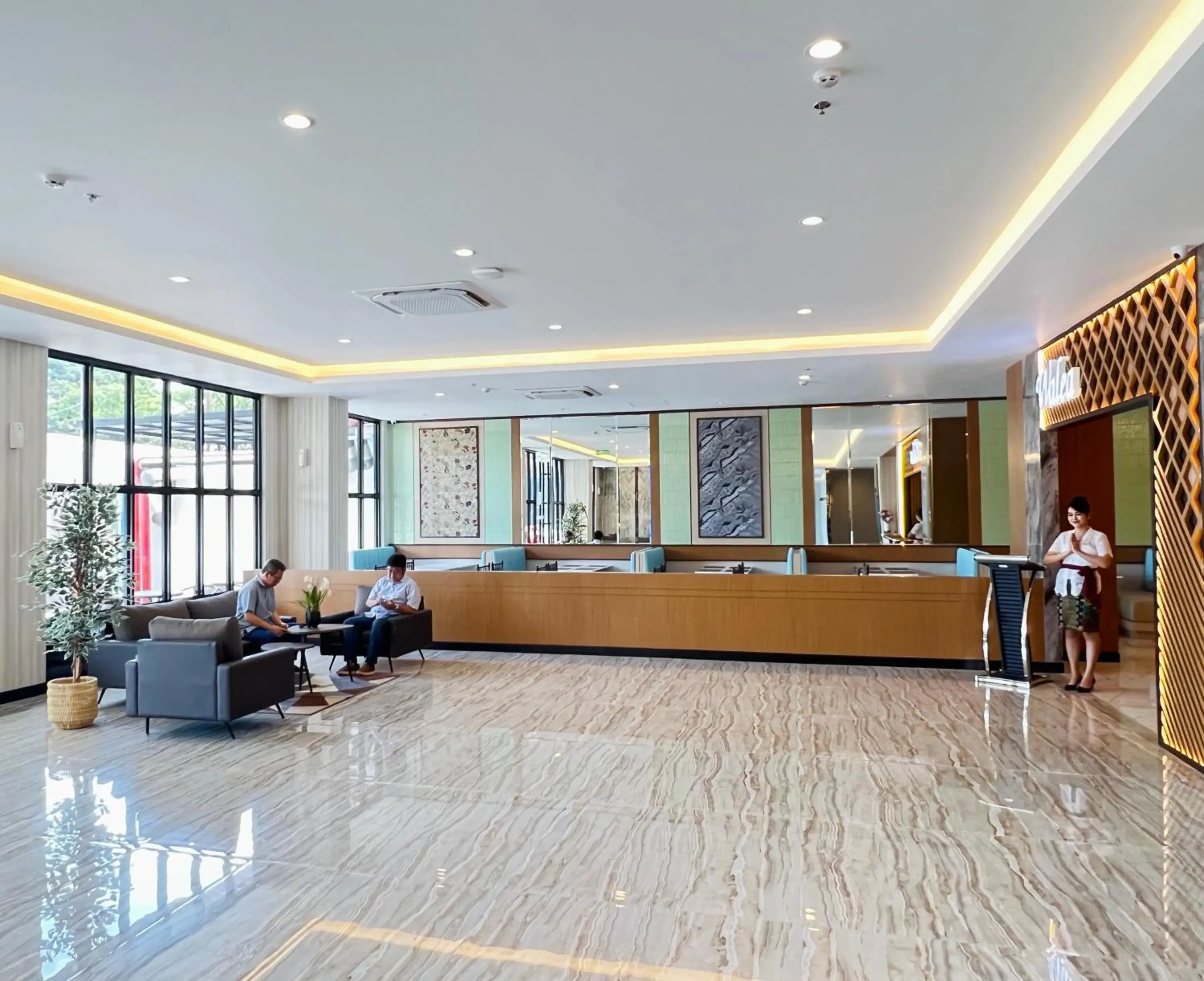Lobby or reception in d'primahotel Airport Sultan Hasanuddin Makassar Lobby or reception in d'primahotel Airport Sultan Hasanuddin Makassar