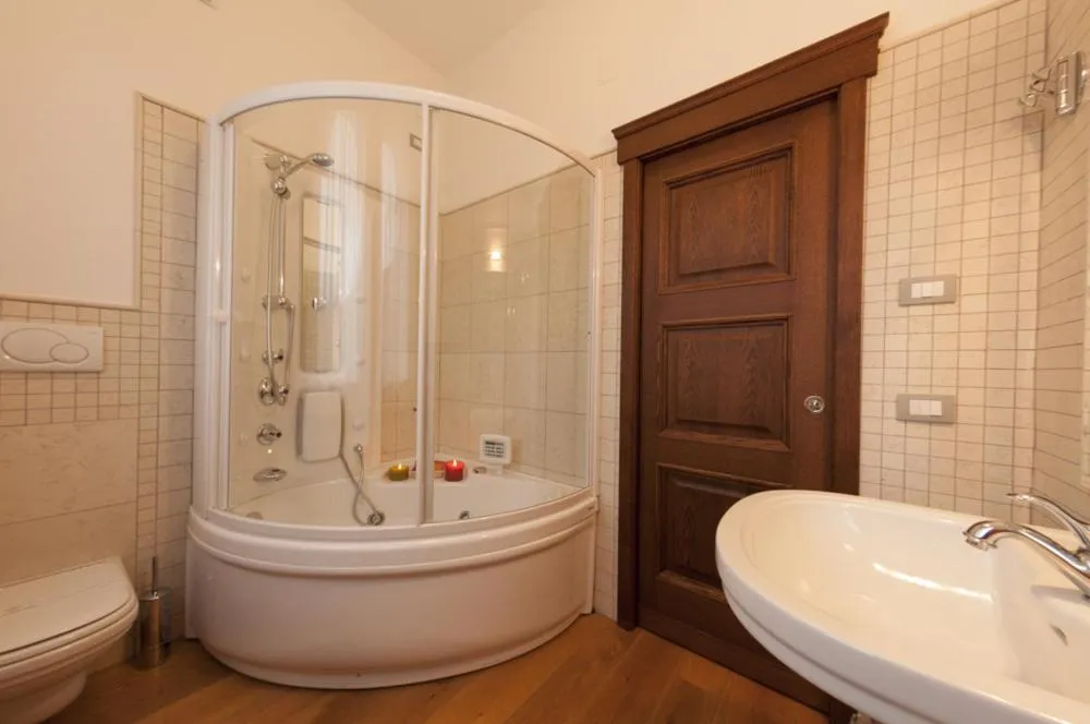 Bathroom in Albergo Villino Quintiliani