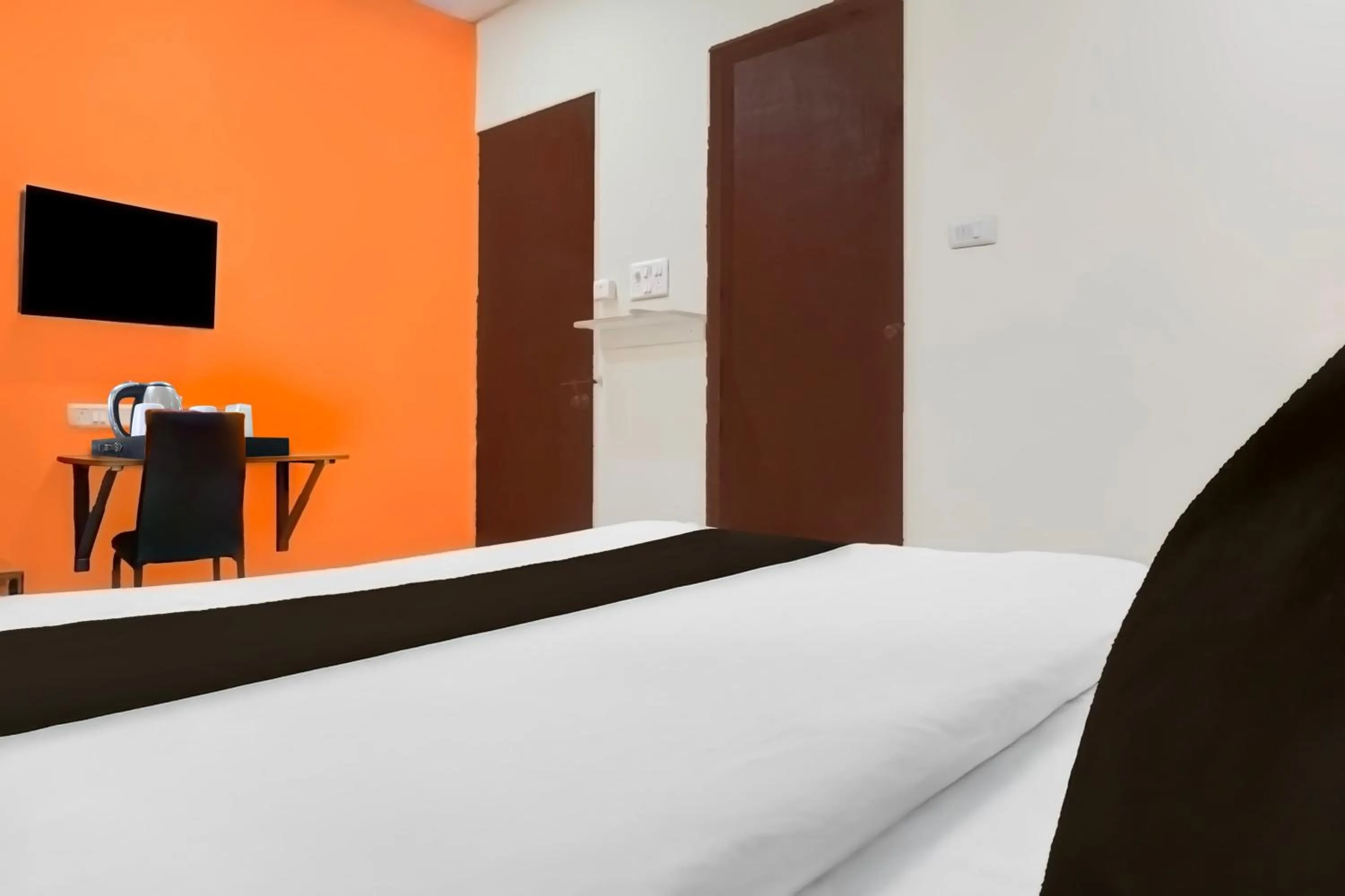 Bedroom, Bed in Super Collection O Talwade