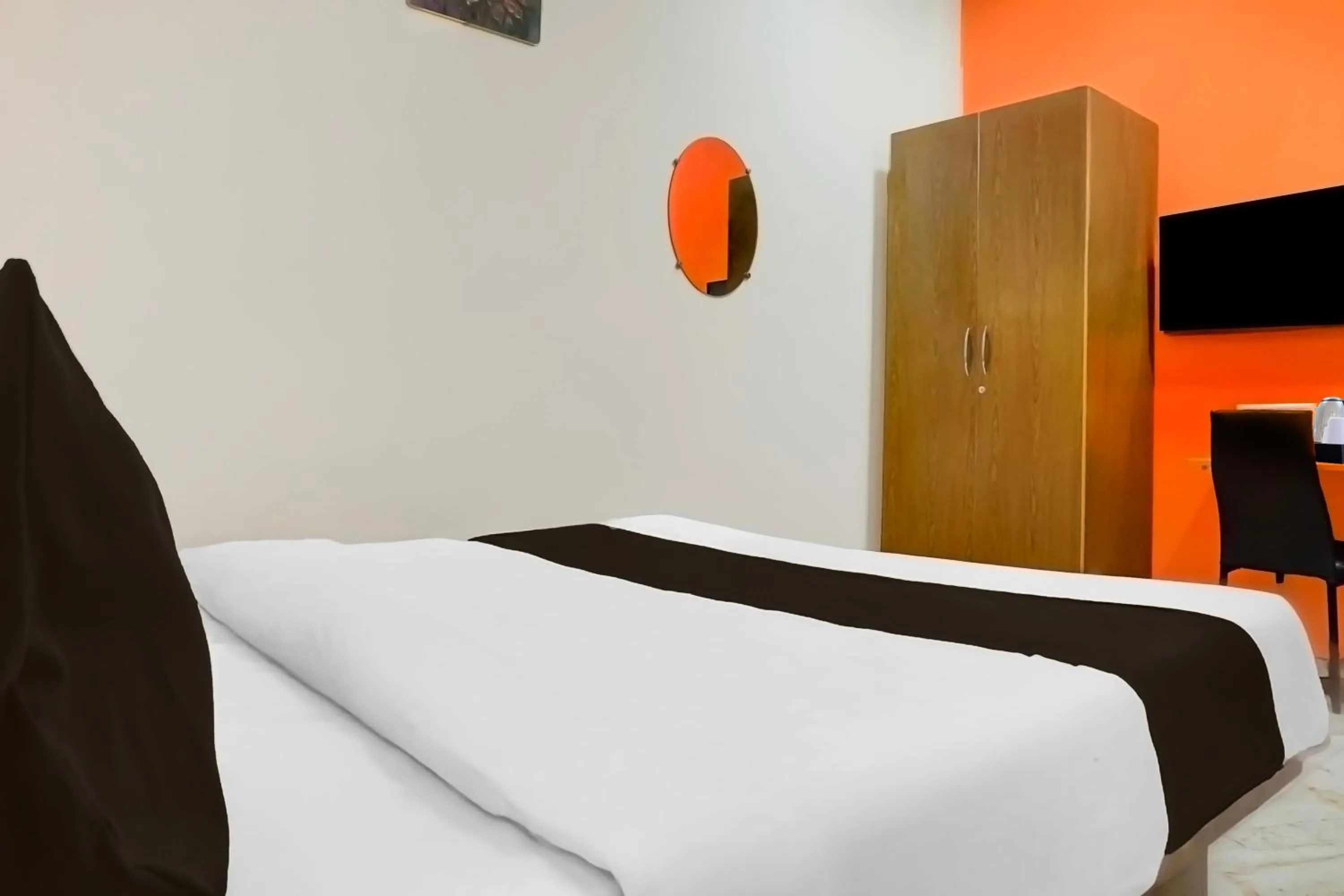 Bedroom, Bed in Super Collection O Talwade