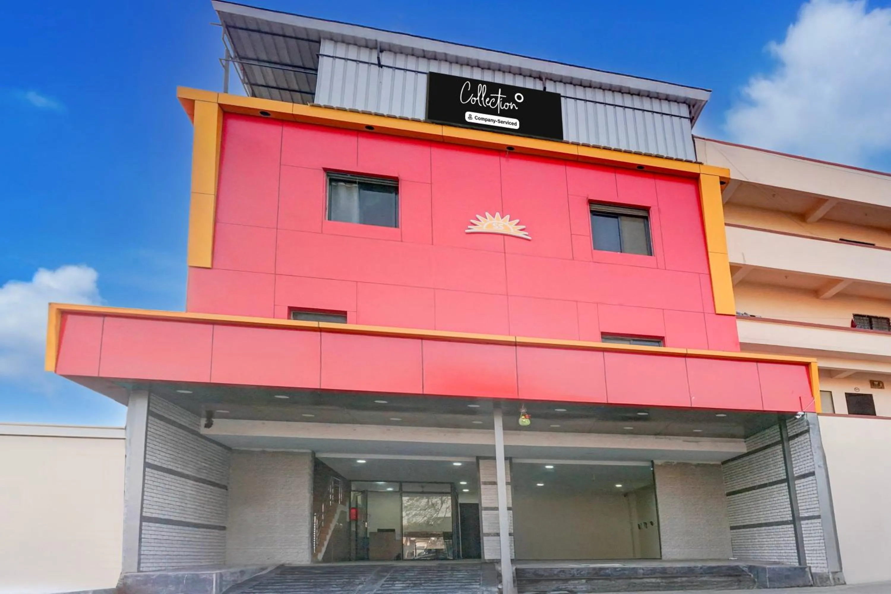 Facade/entrance in Super Collection O Talwade