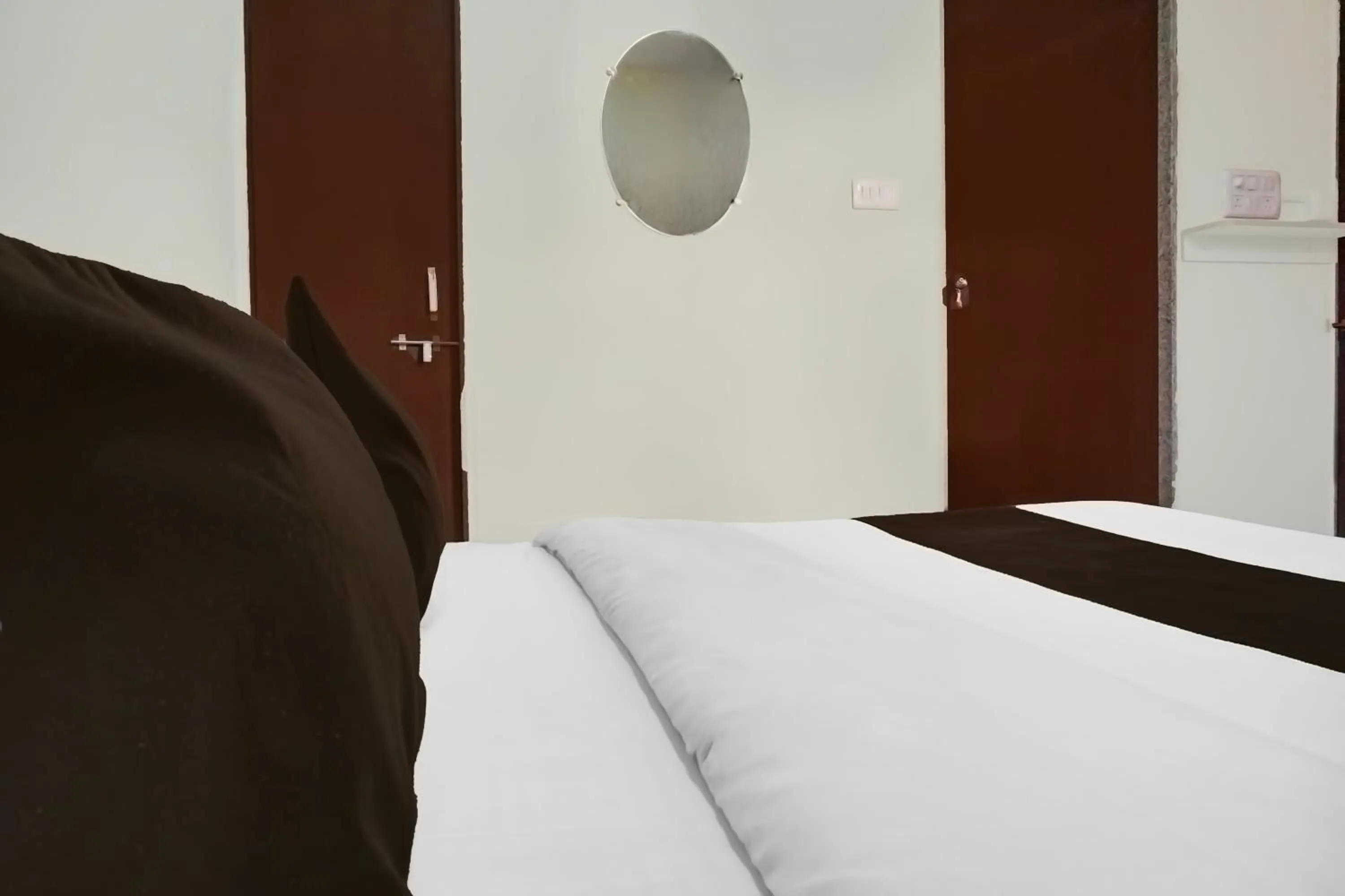 Bedroom, Bed in Super Collection O Talwade