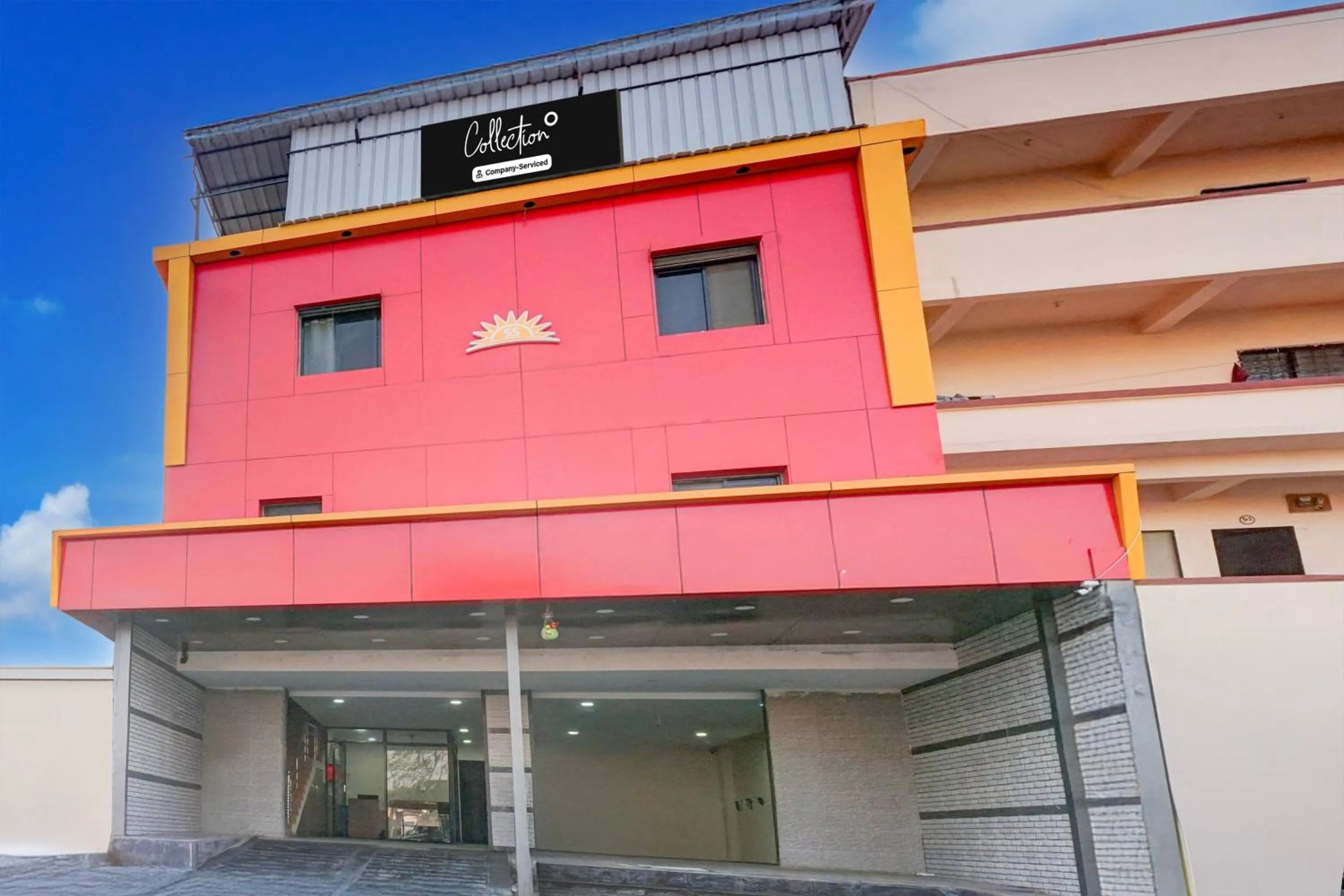 Facade/entrance in Super Collection O Talwade