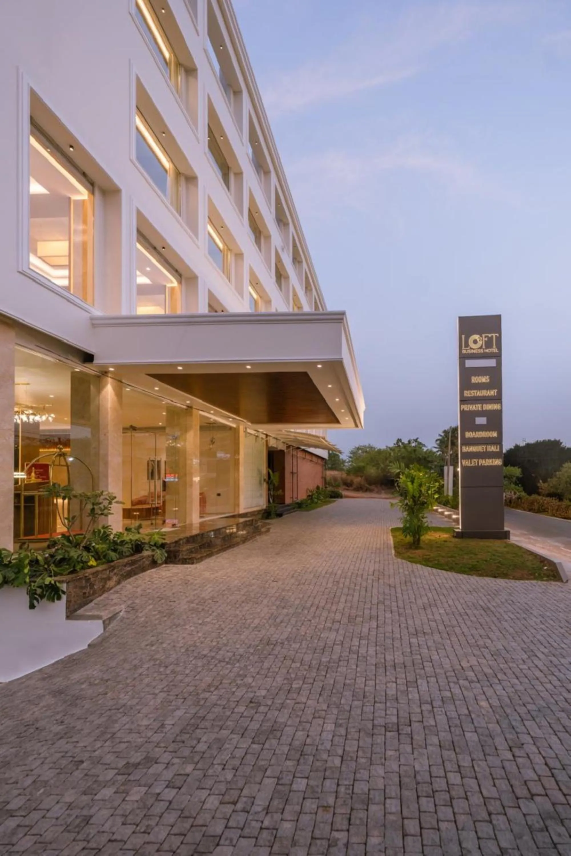 Loft Business Hotel