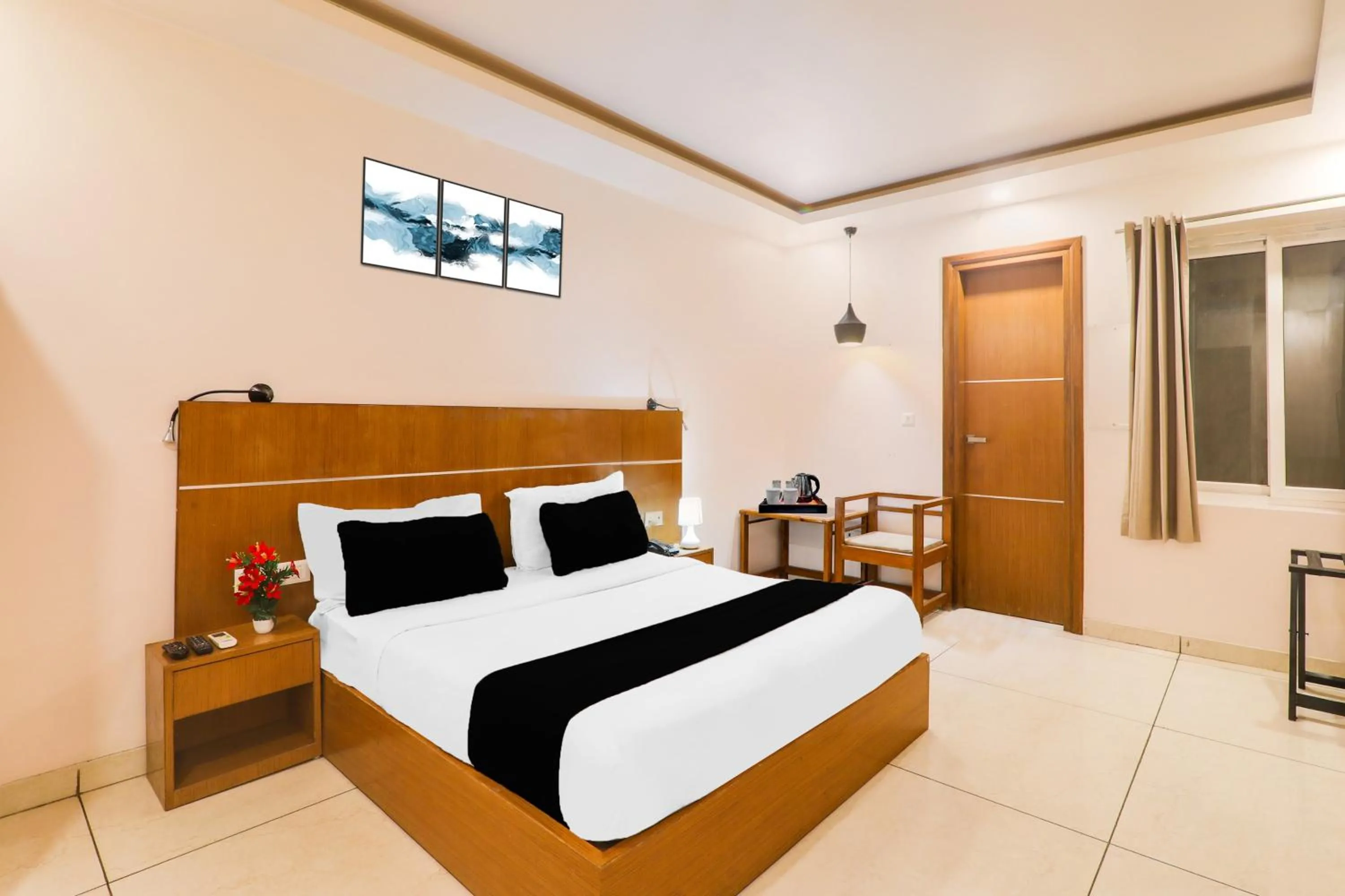 Super Townhouse Viraj Khand Formerly Veridian Inn