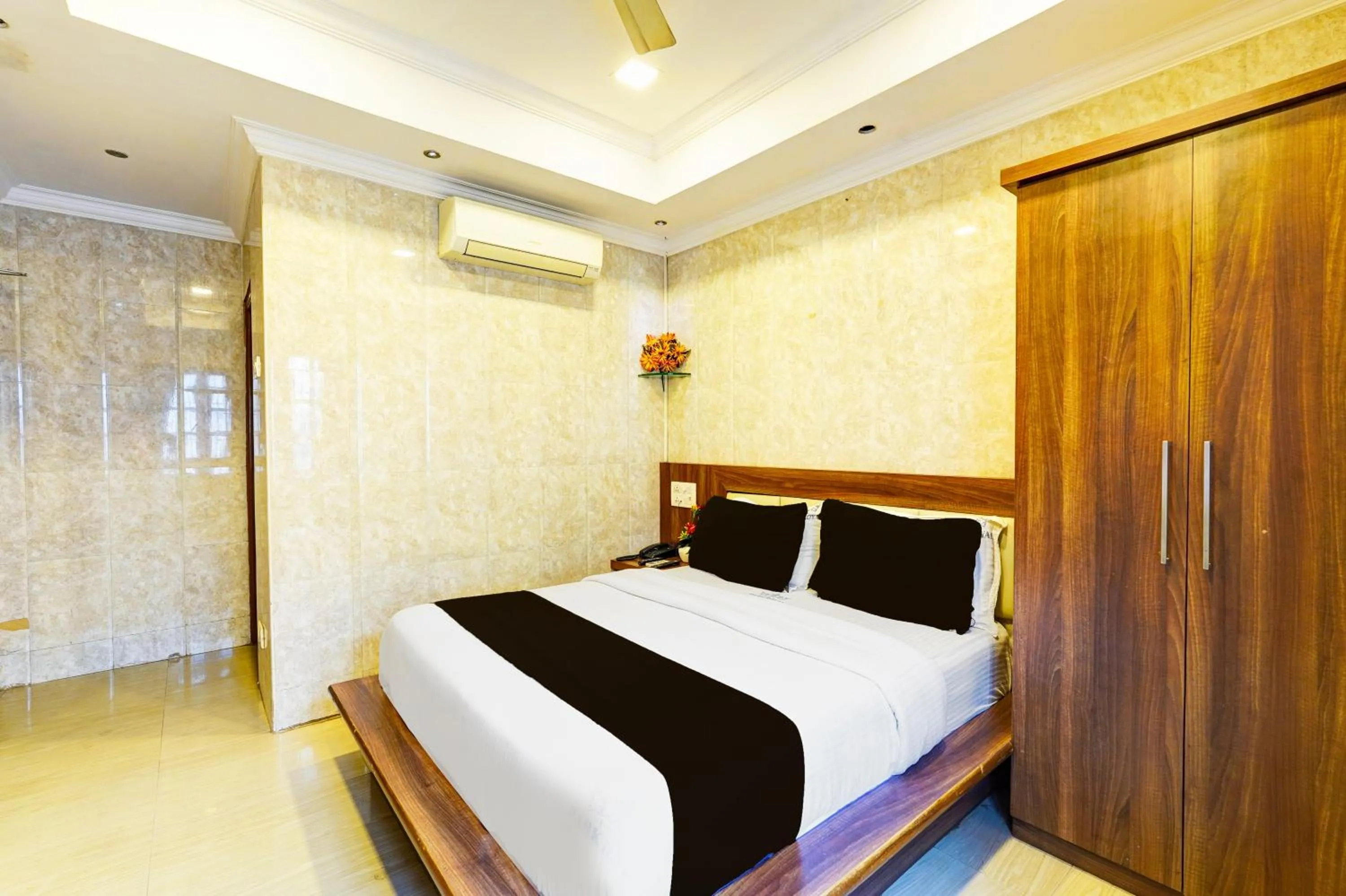 Bed in Super Hotel O Triplicane formerly Park Royal
