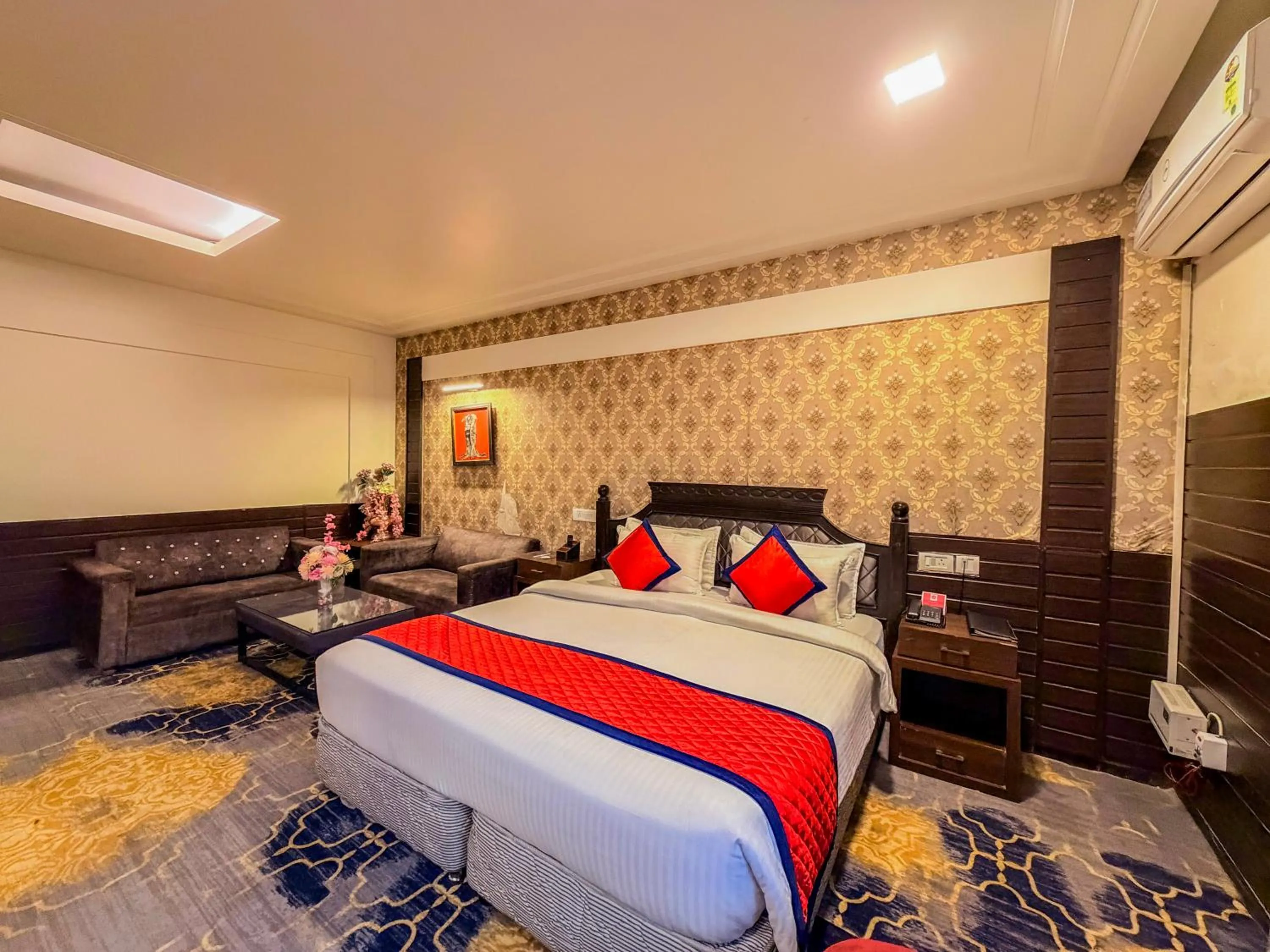 Bed in Spree Hotel Meerut