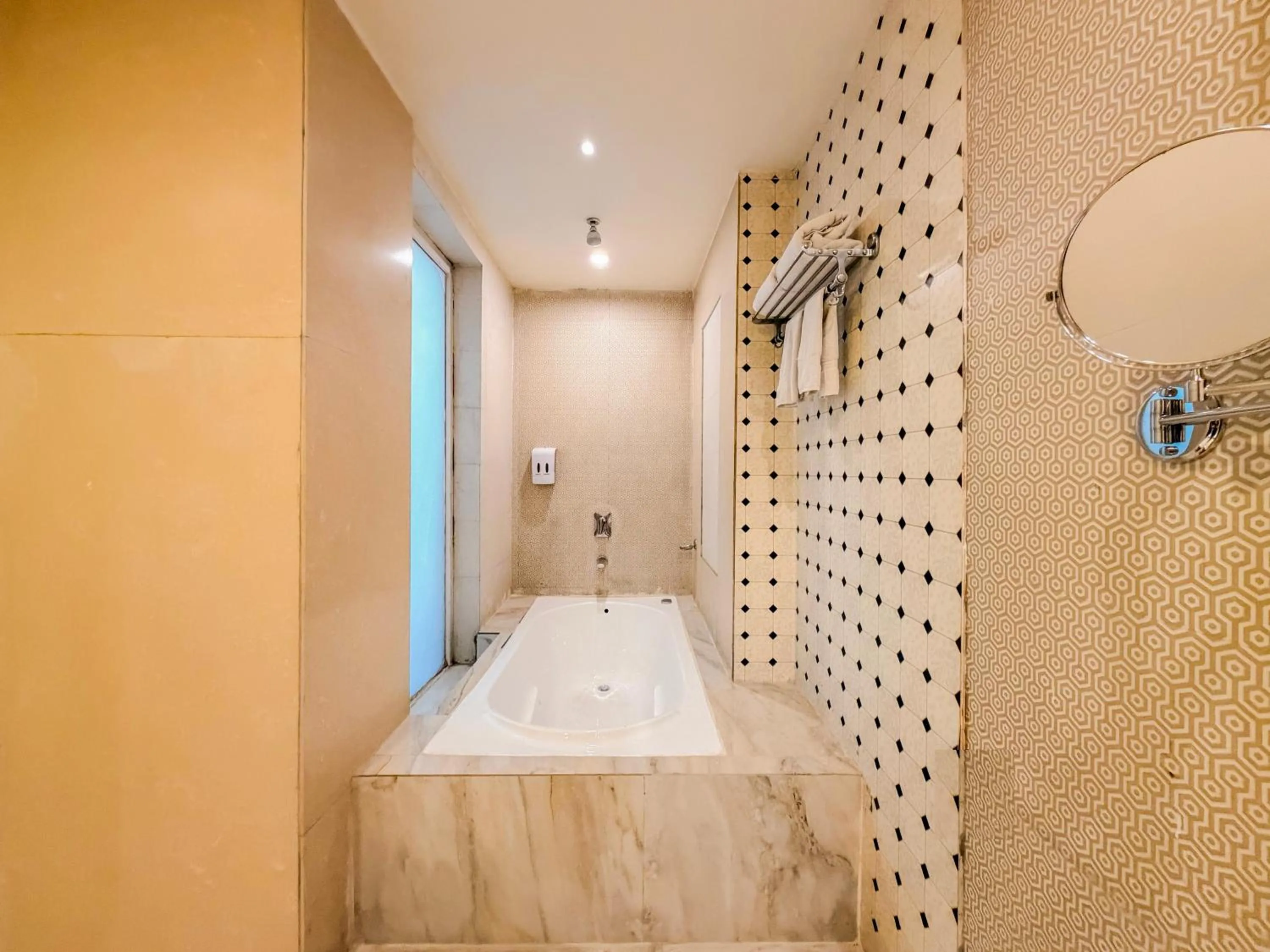 Shower in Spree Hotel Meerut