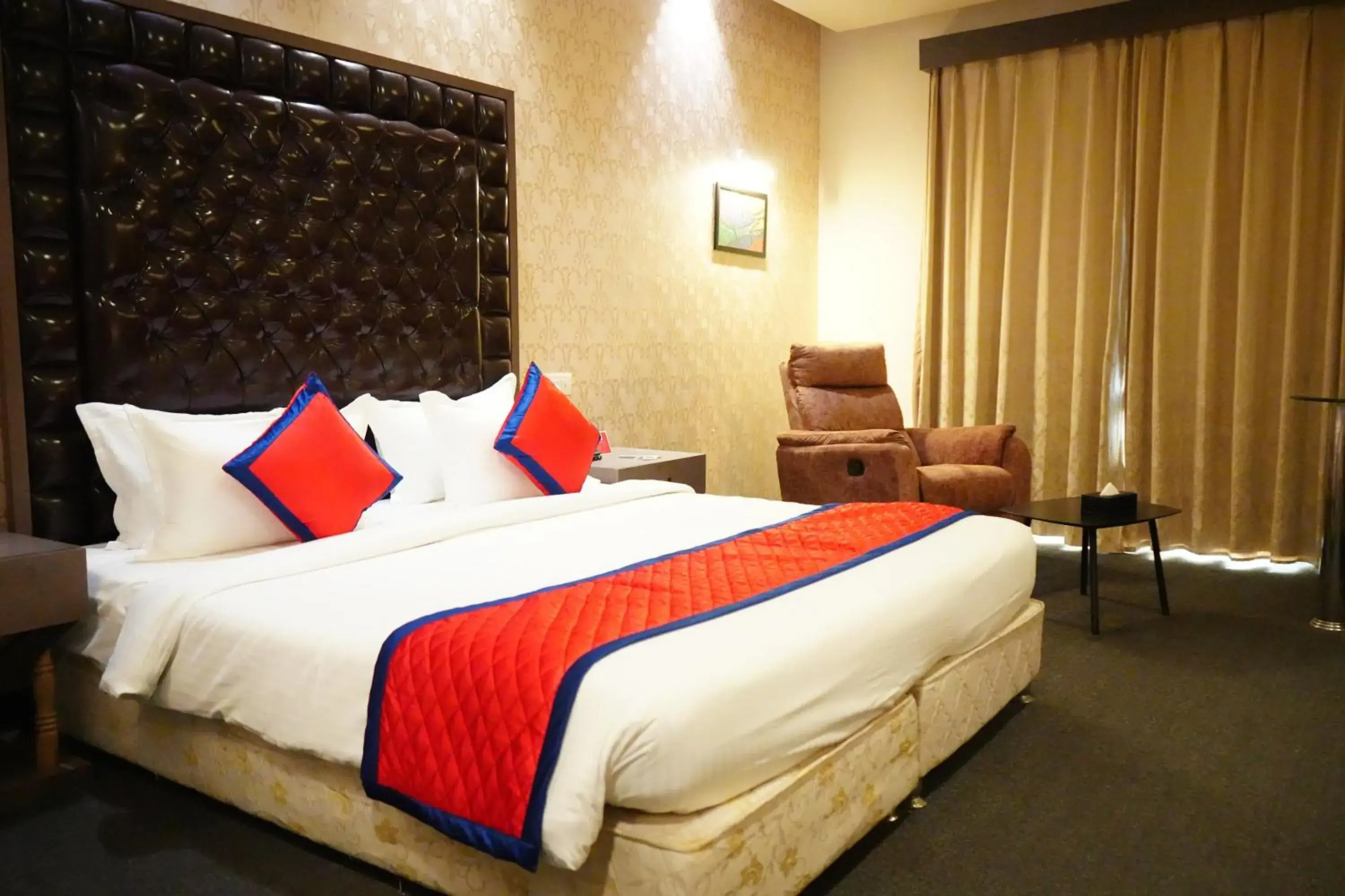 Bedroom, Bed in Spree Hotel Meerut Bedroom, Bed in Spree Hotel Meerut