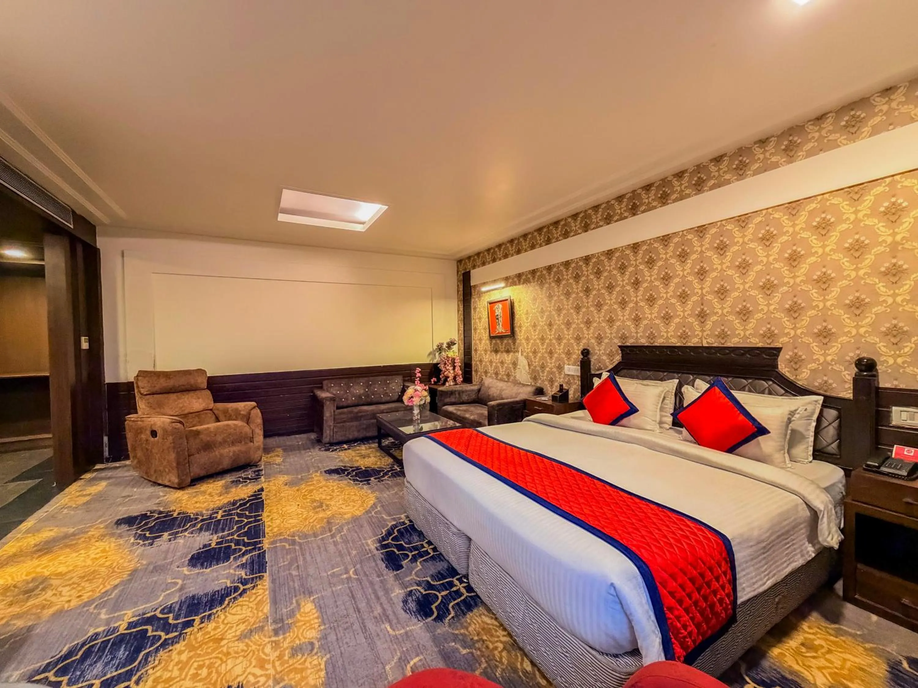 Bed in Spree Hotel Meerut