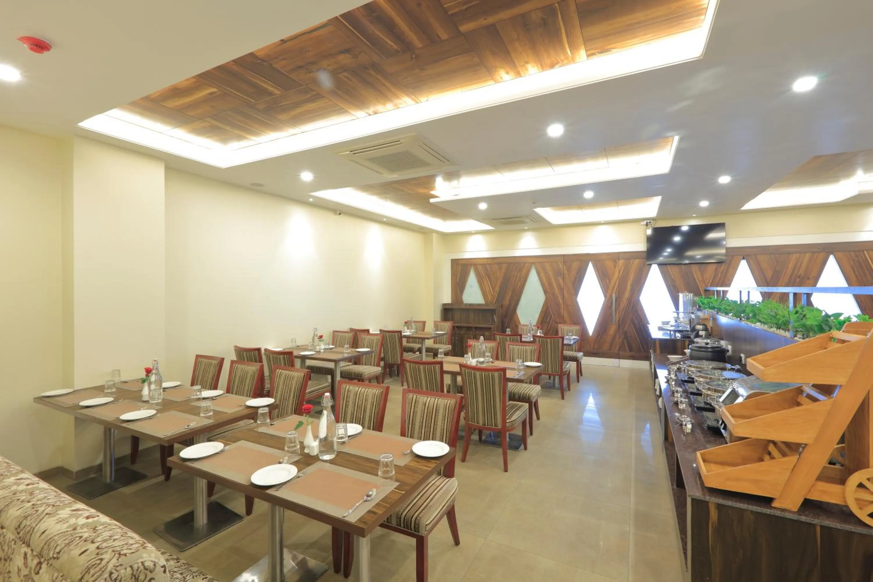 Restaurant/places to eat in Zip By Spree Hotels Kolhapur